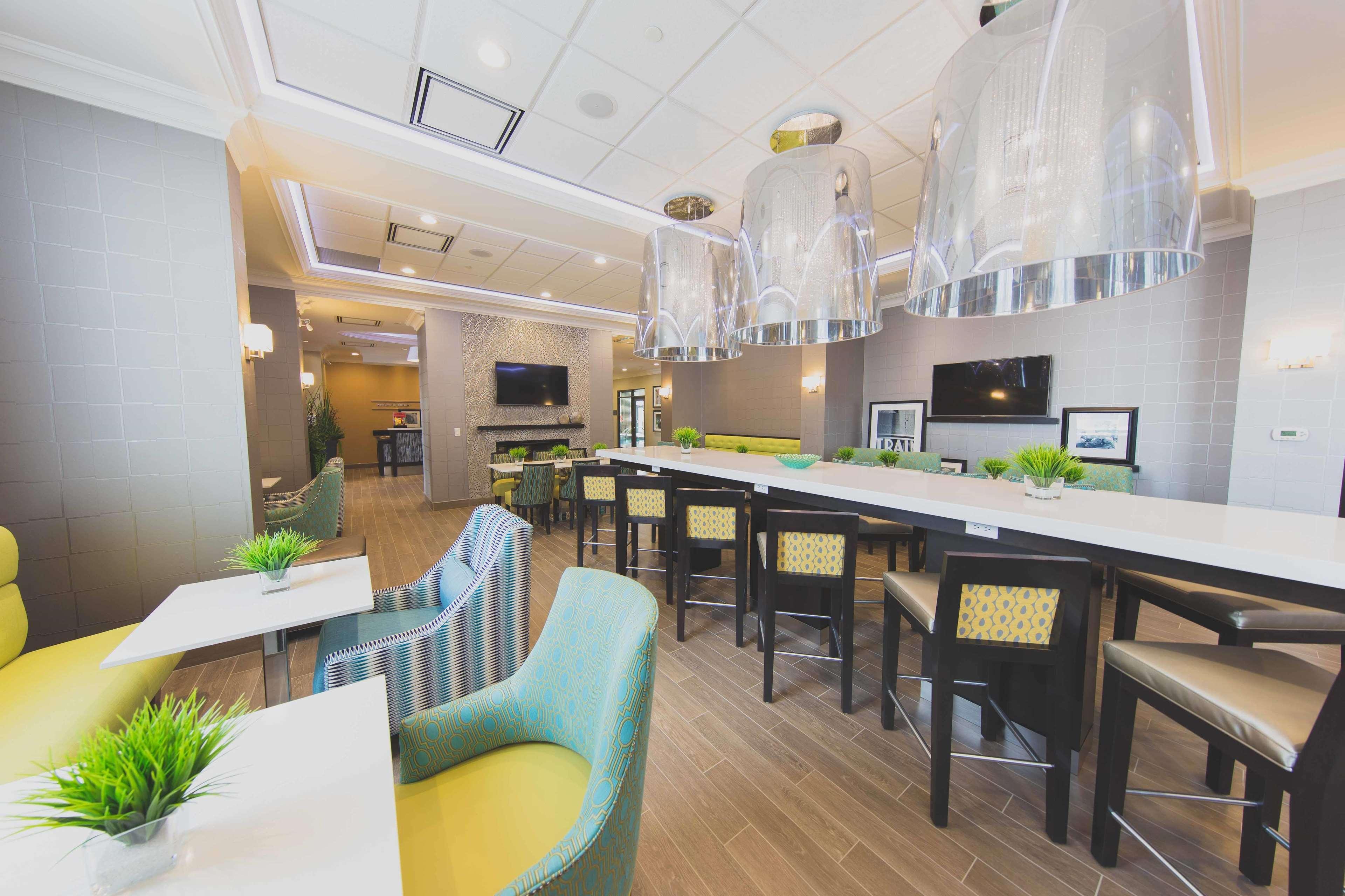 Restaurant Hampton Inn & Suites by Hilton Bolton