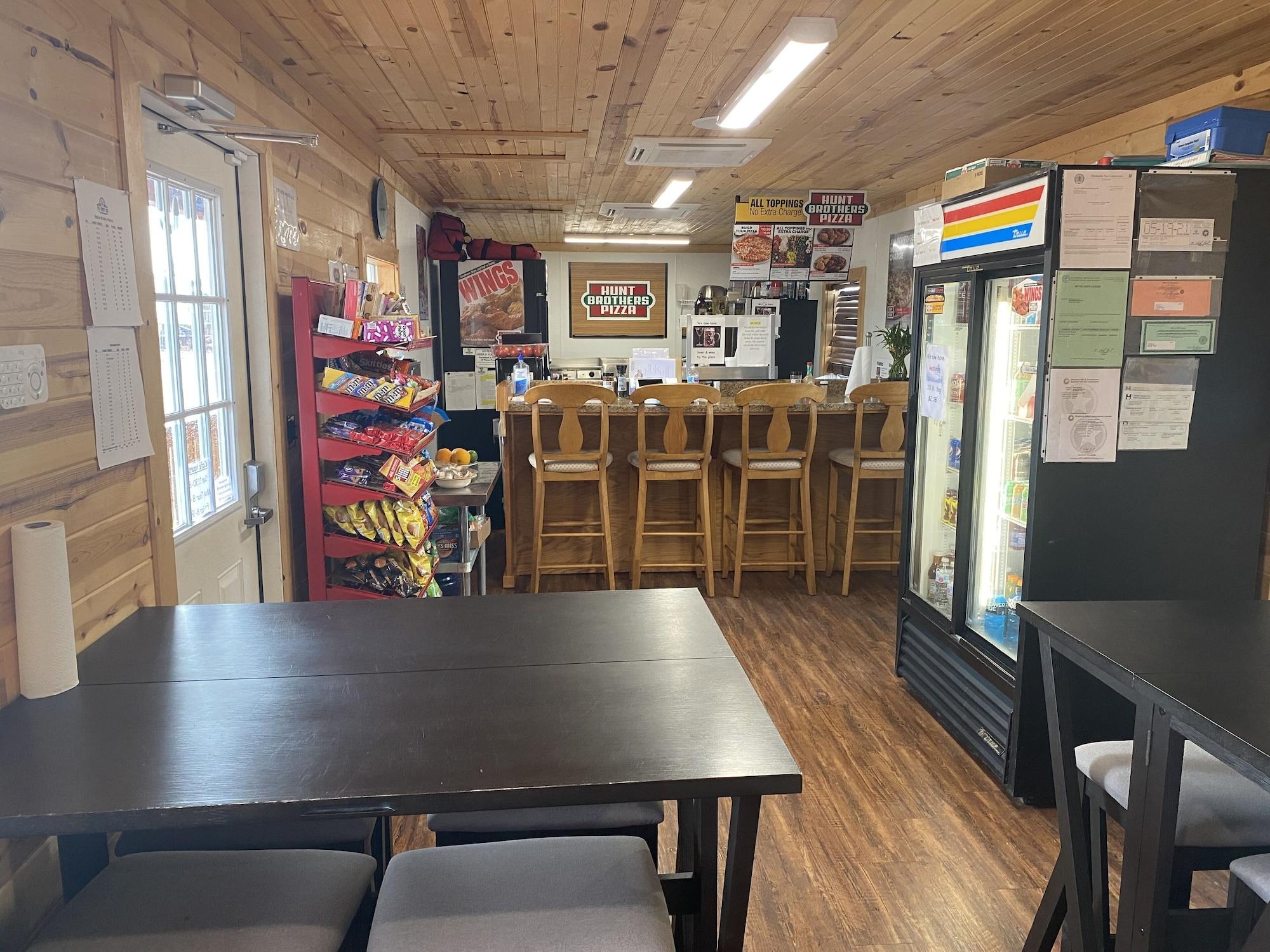 Restaurant Do Drop Inn RV Resort and Cabins