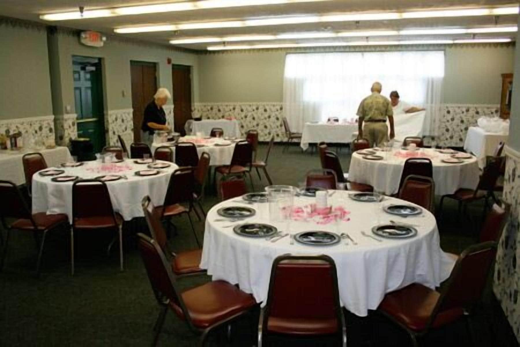 Salón de Baile Norma Dan Motel - Near Dolly Parton's Stampede Dinner Attraction