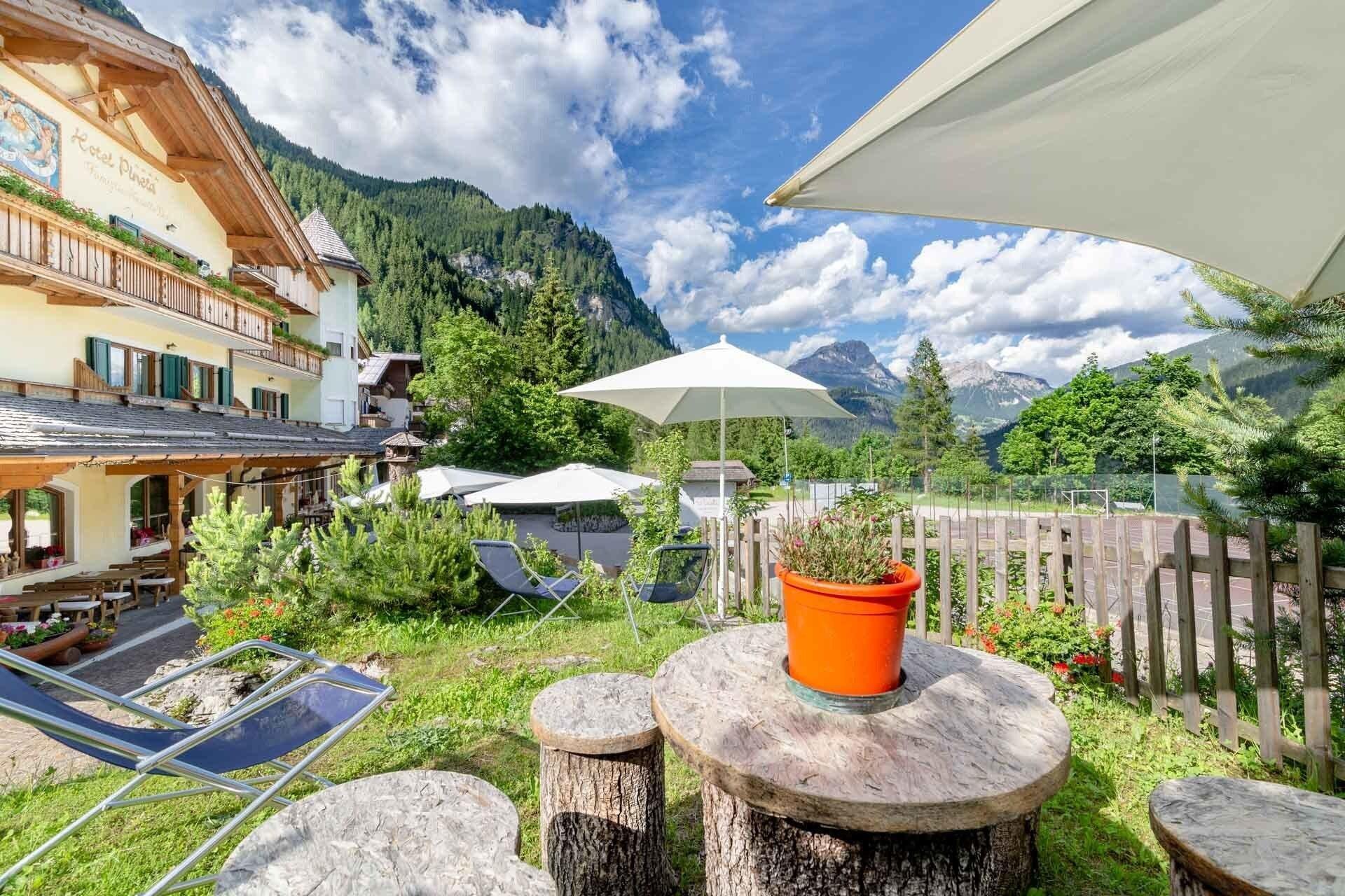 Vista Exterior Pineta Pastry Hotel