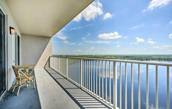 1 Mi to Disney: Condo w/ Water-view Balcony! - Hoteles cerca de Walt Disney World en Orlando