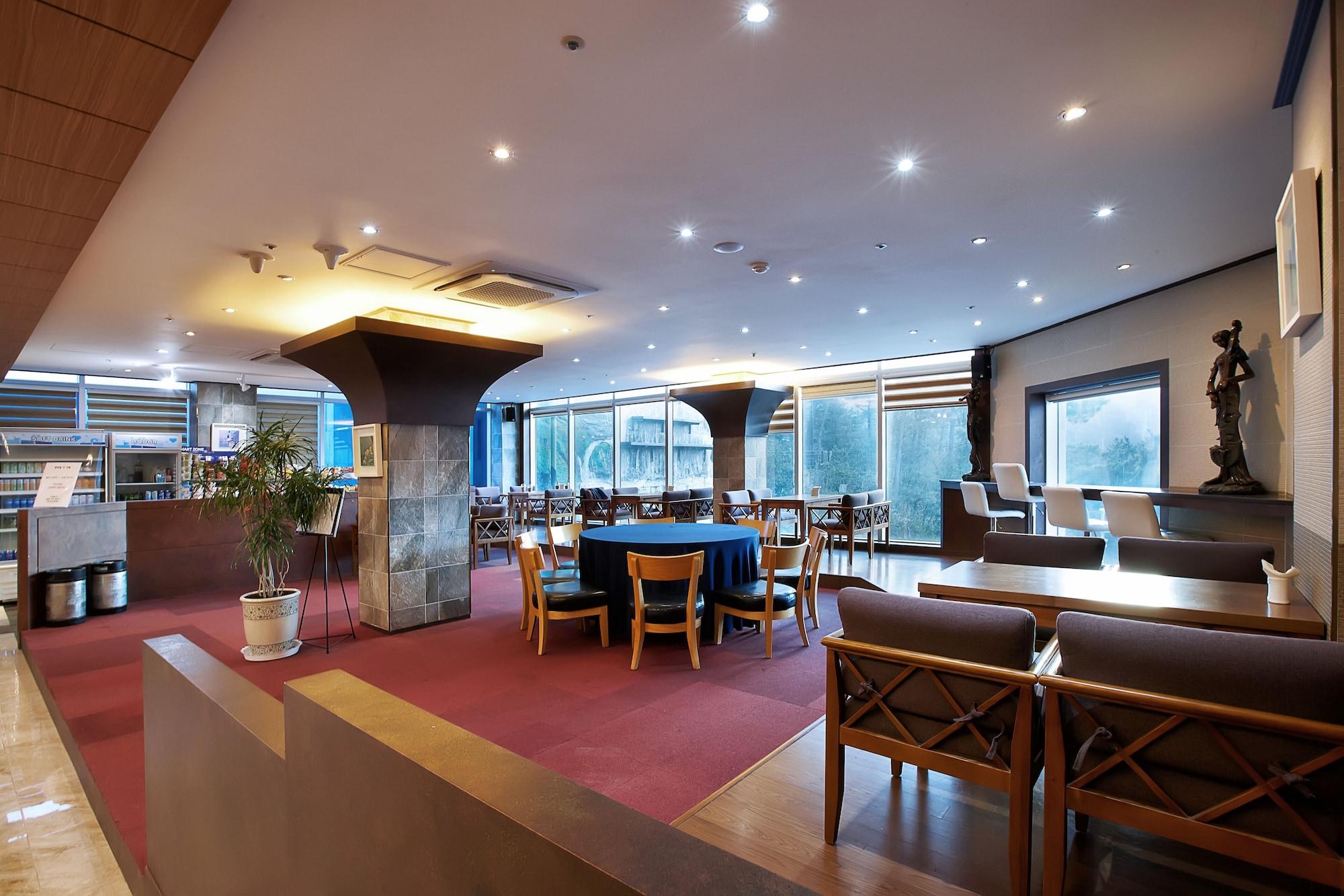 Vista Lobby Dome Hotel Geoje