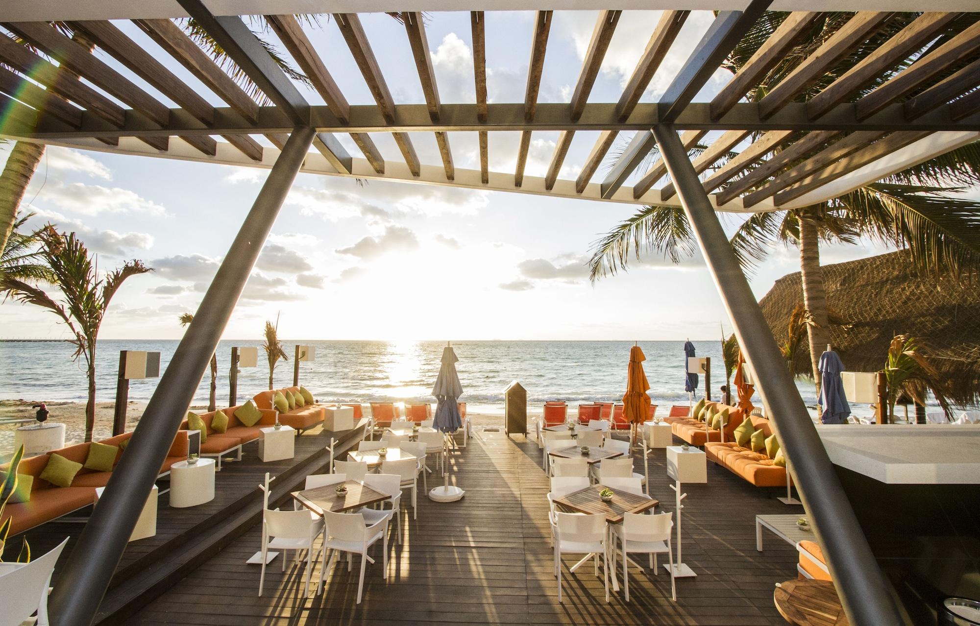 Restaurant The Carmen Hotel - Ocean Front