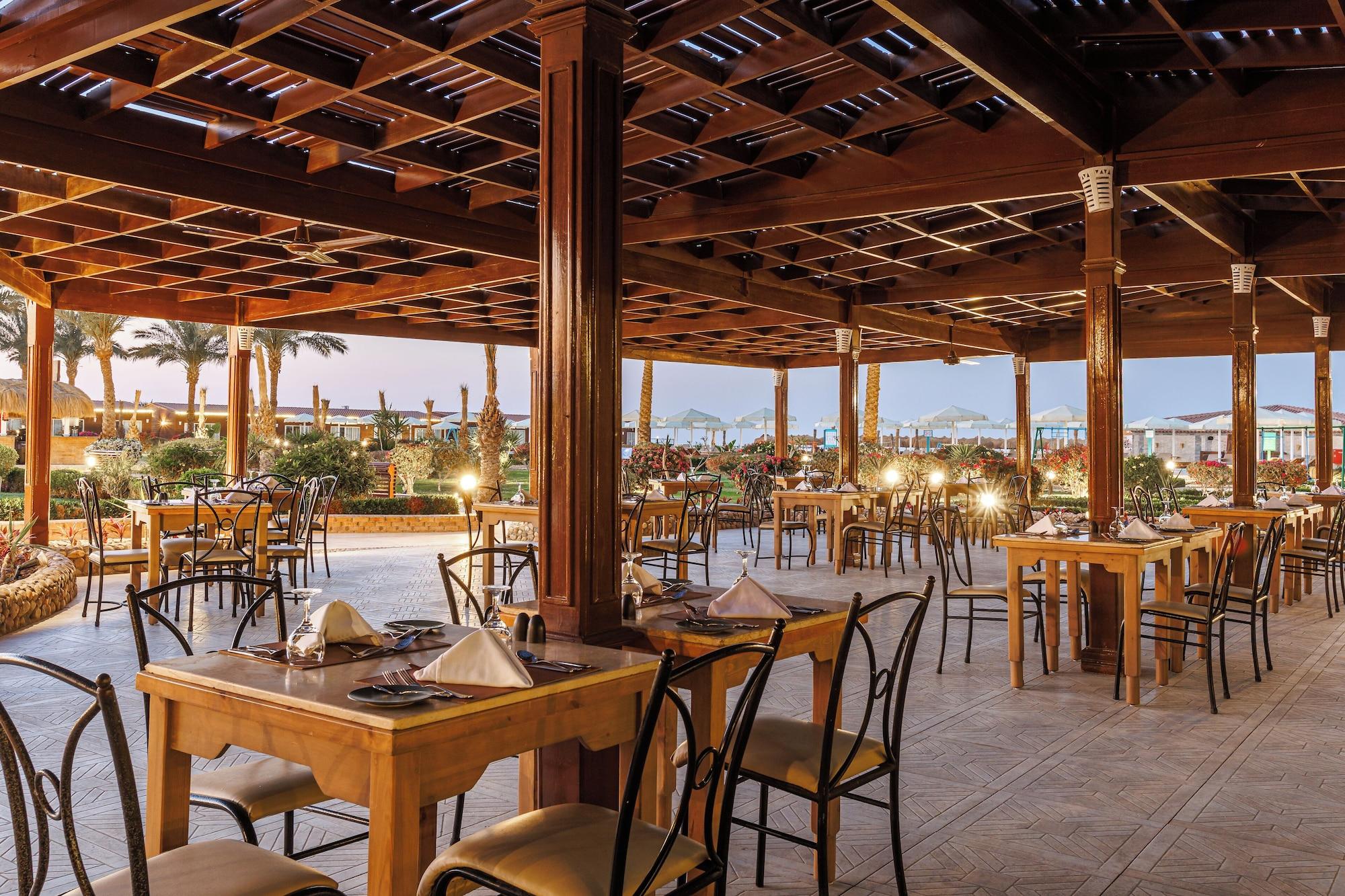 Restaurant SUNRISE Solara Aqua park Resort