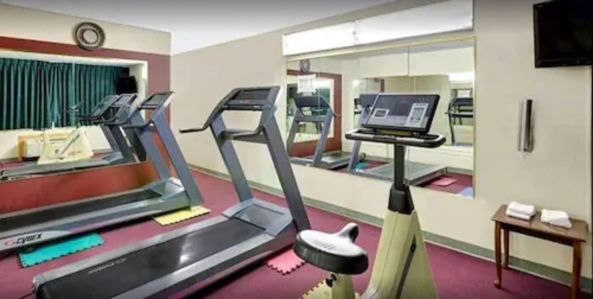 Gimnasio Norwood Inn and Suites Worthington