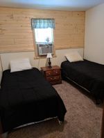Alquiler Vacacional - 11 bedroom Western Mn Family Fun Lodge with Sand Volleyball court - Sleeps 20+