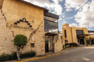 Alojamiento - Casa de Adobe Gallery & Luxury Boutique