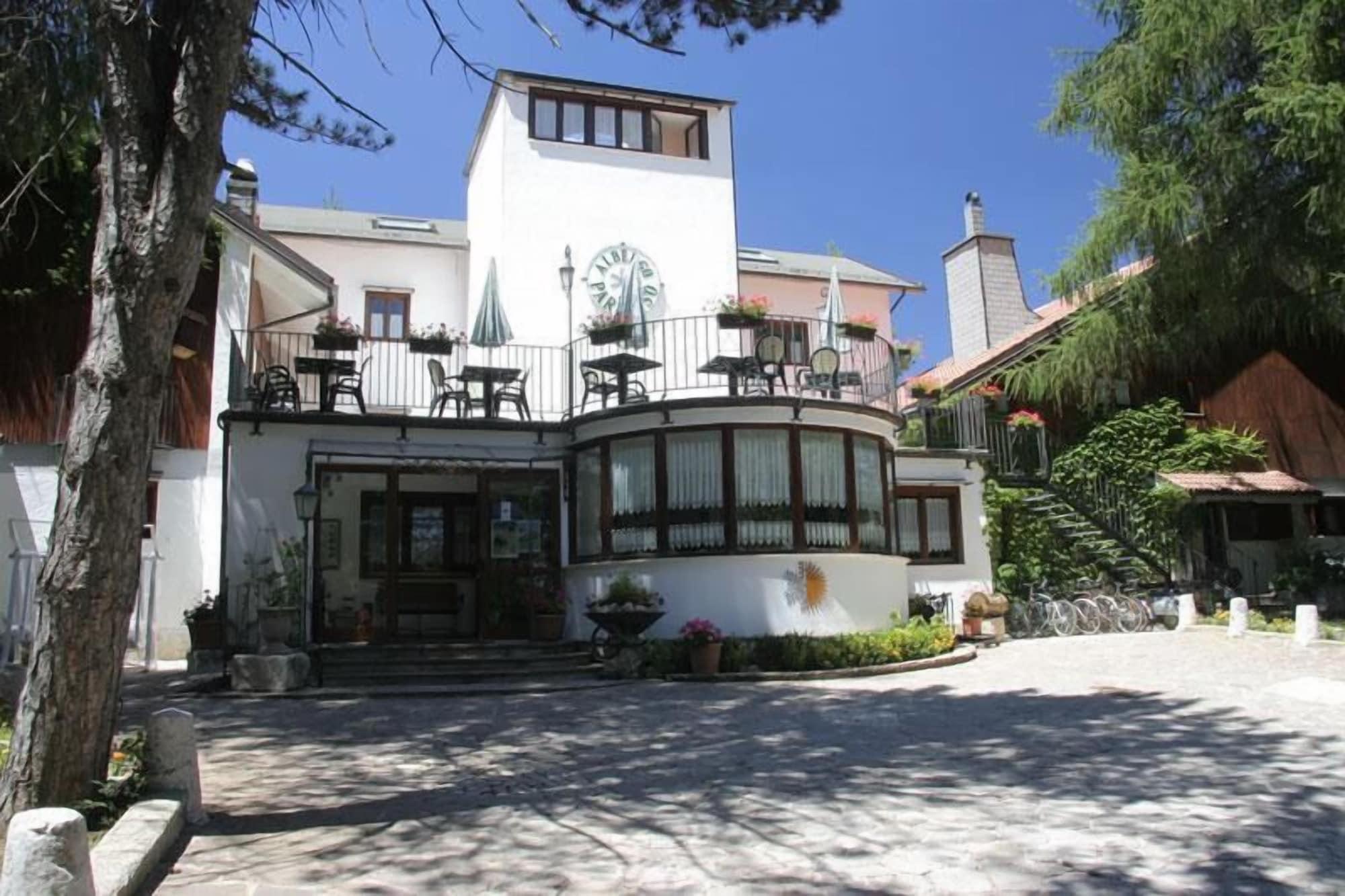 Varios LH Hotel Paradiso