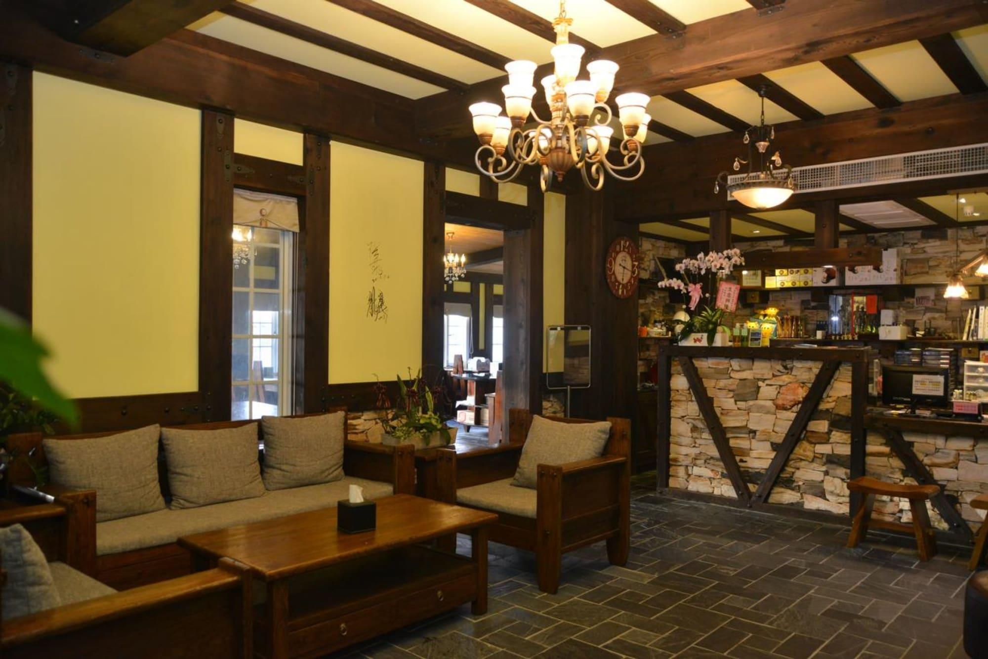 Vista Lobby Stuart Villa