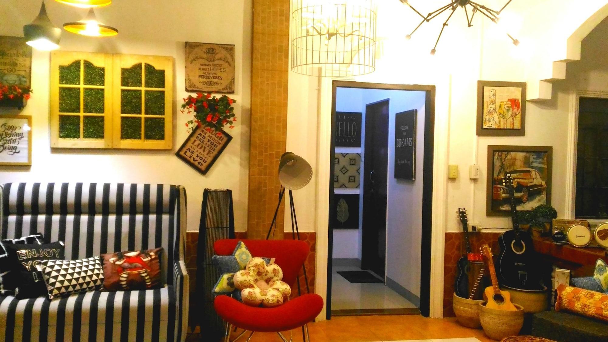 Vista Lobby Sea Breeze Hostel