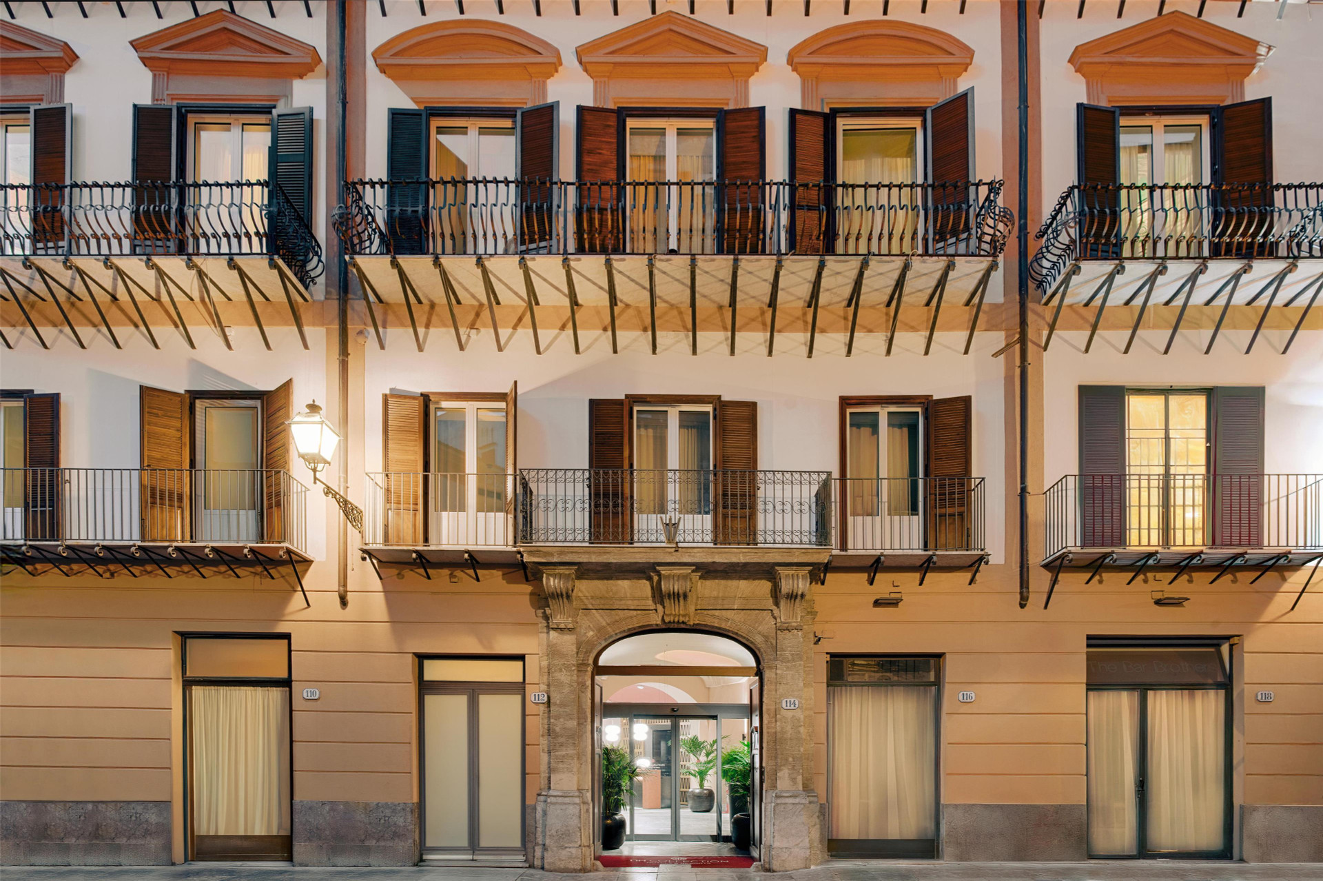 Vista Exterior NH Collection Palermo Palazzo Sitano