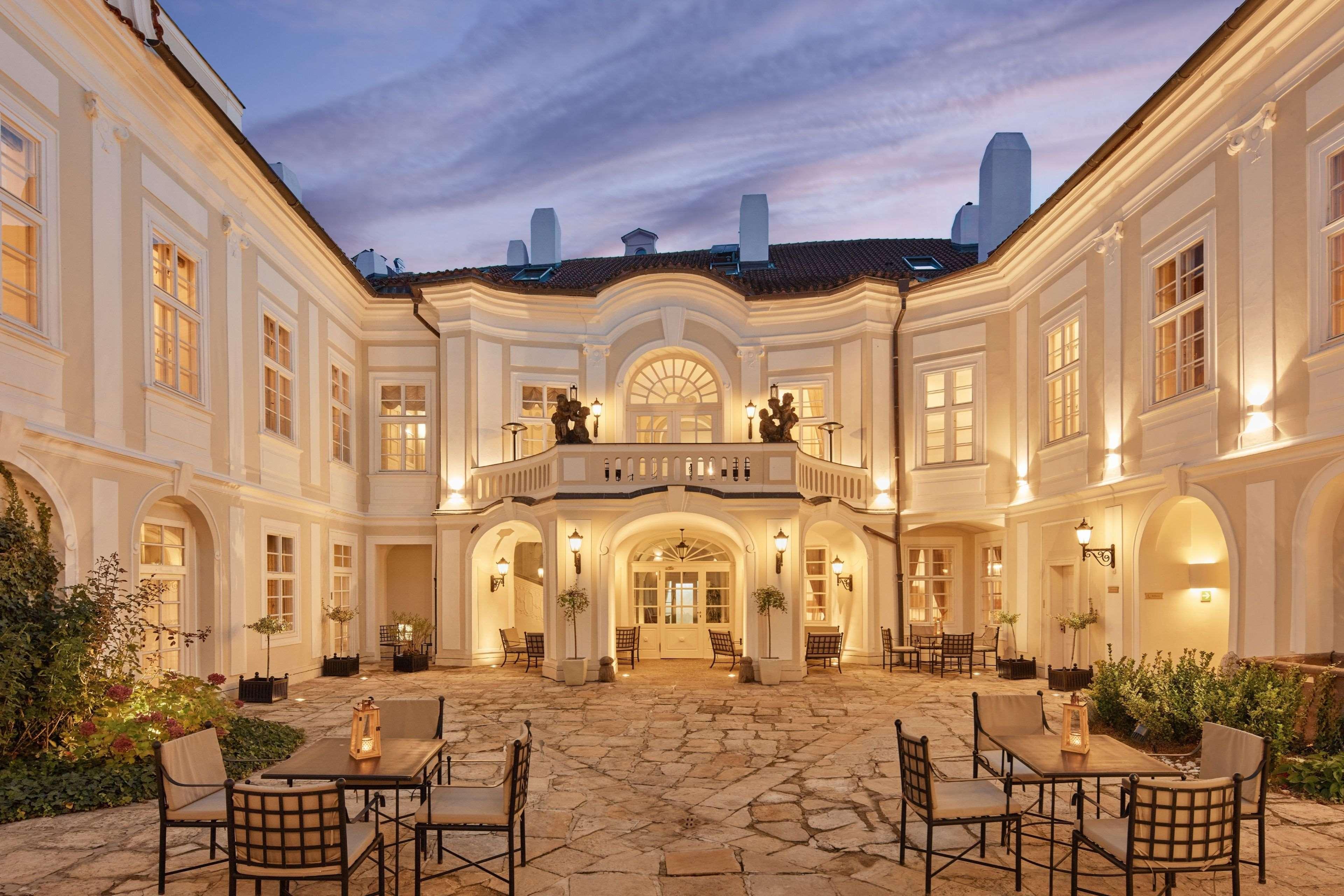 Vista Exterior The Mozart Prague by Accor