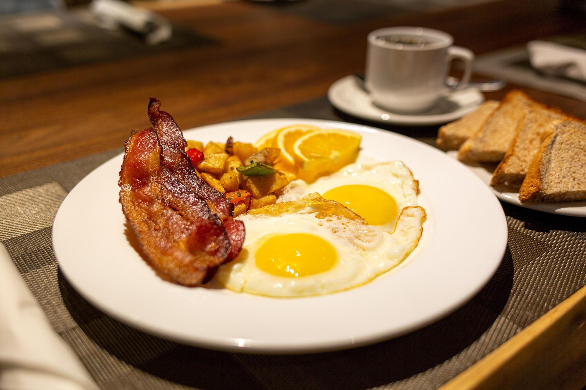 Restaurant Holiday Inn Toronto Downtown Centre by IHG