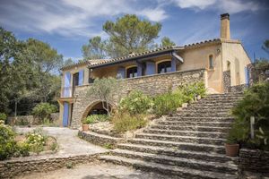 Alojamiento - Family holiday property up to 20p with gites 2kms from the Pont du Gard