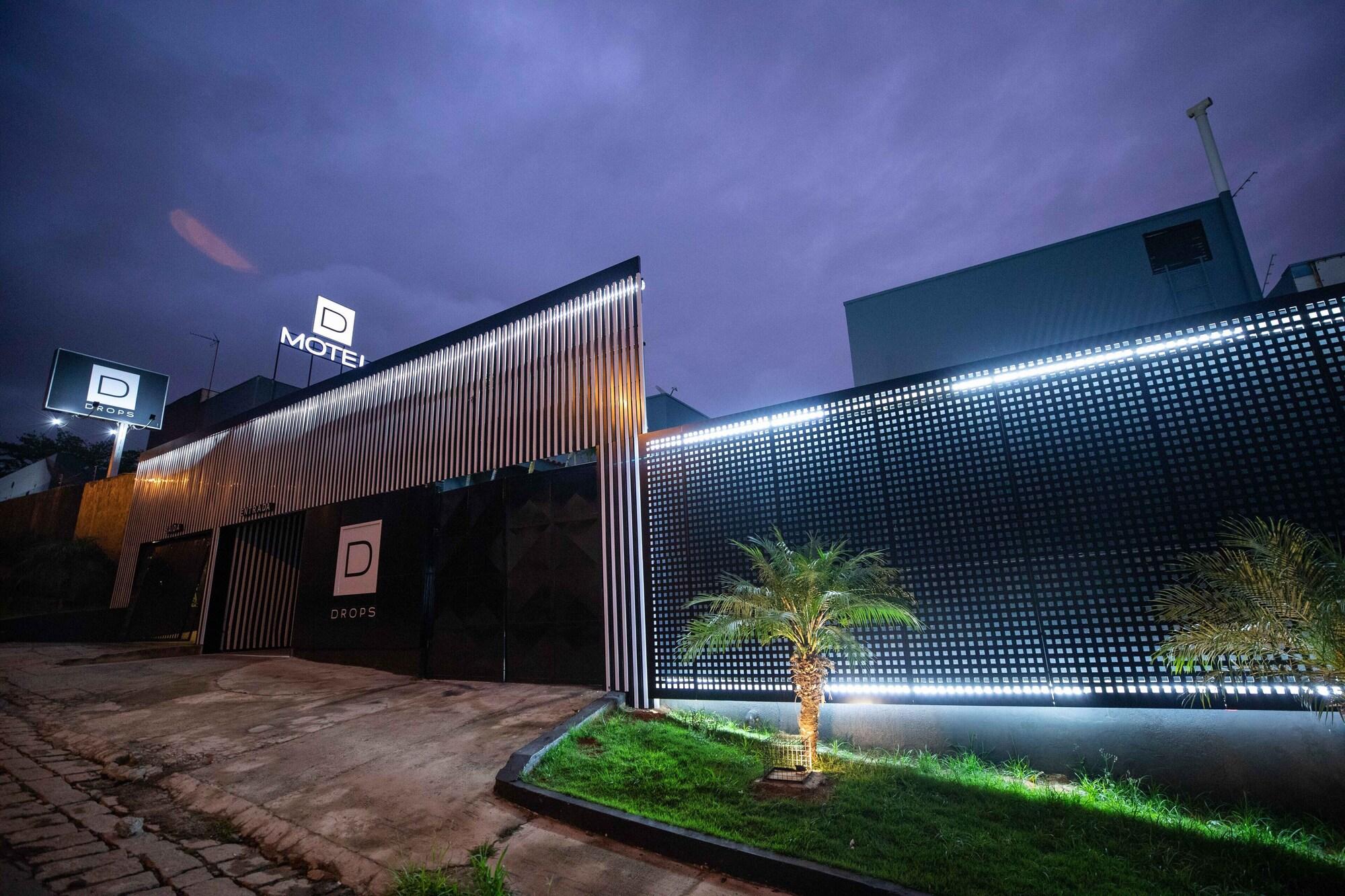 Vista Exterior Drops Motel Campinas