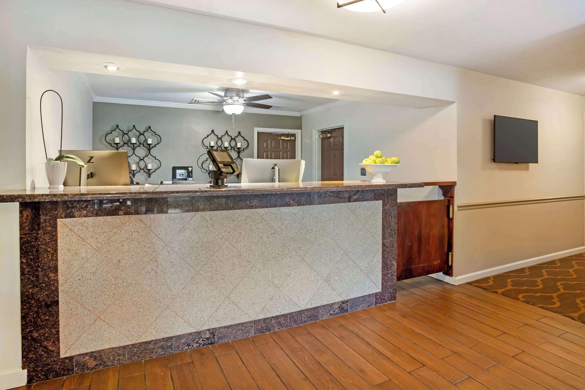 Vista Lobby Best Western Clovis Cole