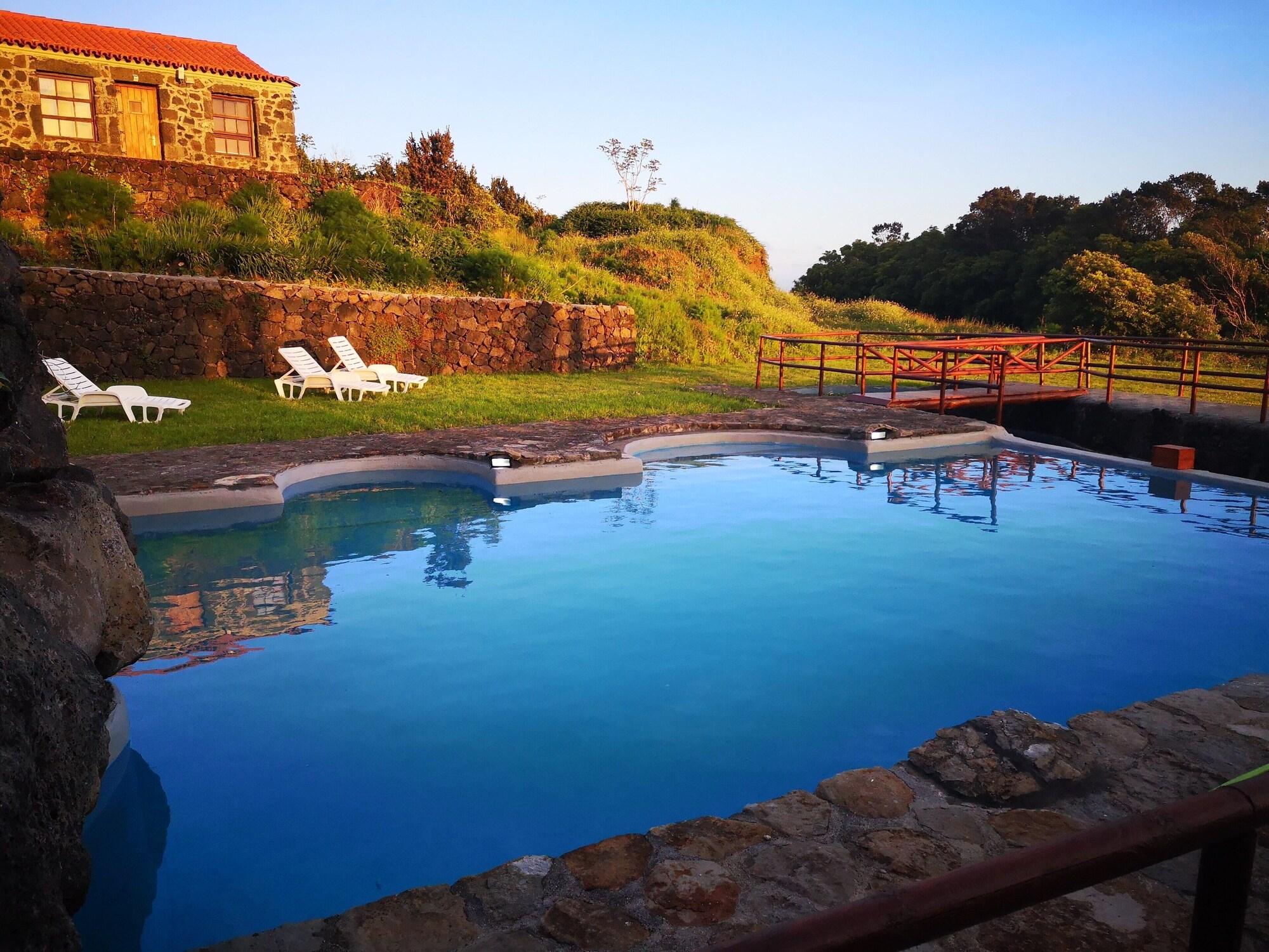 Vista Piscina Hotel Os Moinhos