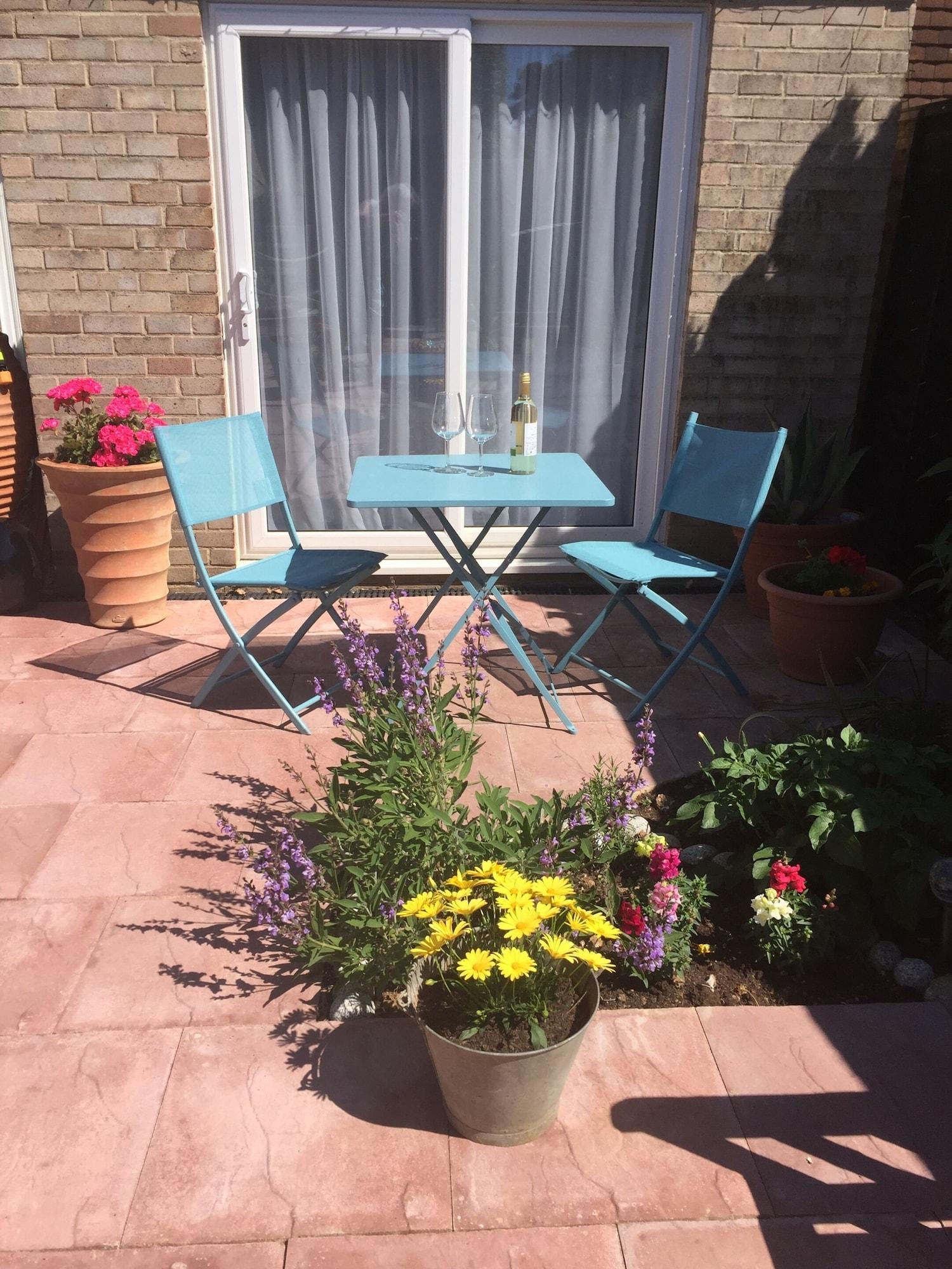 Comodidades del Alojamiento Basingstoke En Suite Room in Garden Annex