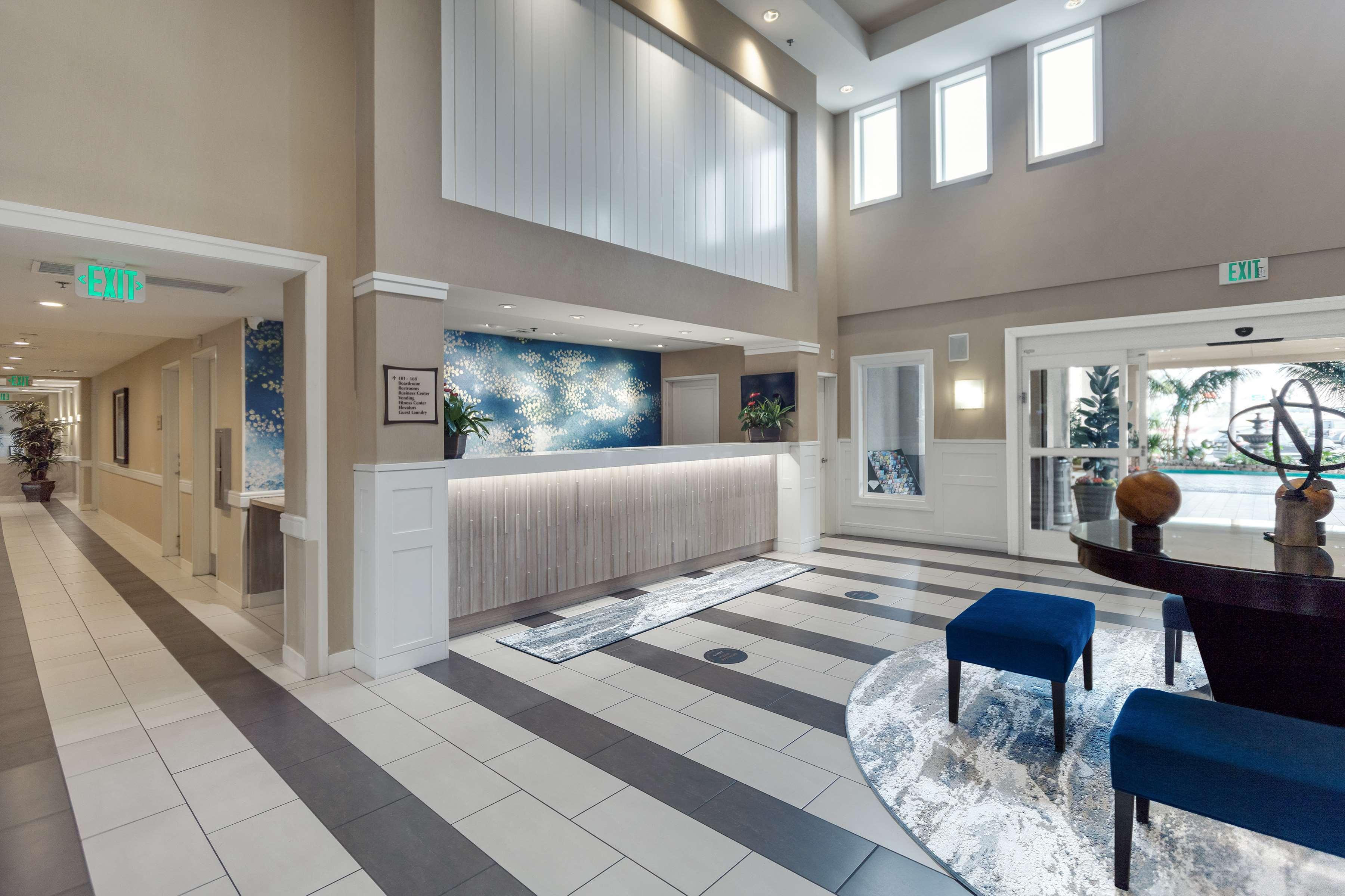 Vista Lobby Best Western Plus Marina Gateway Hotel