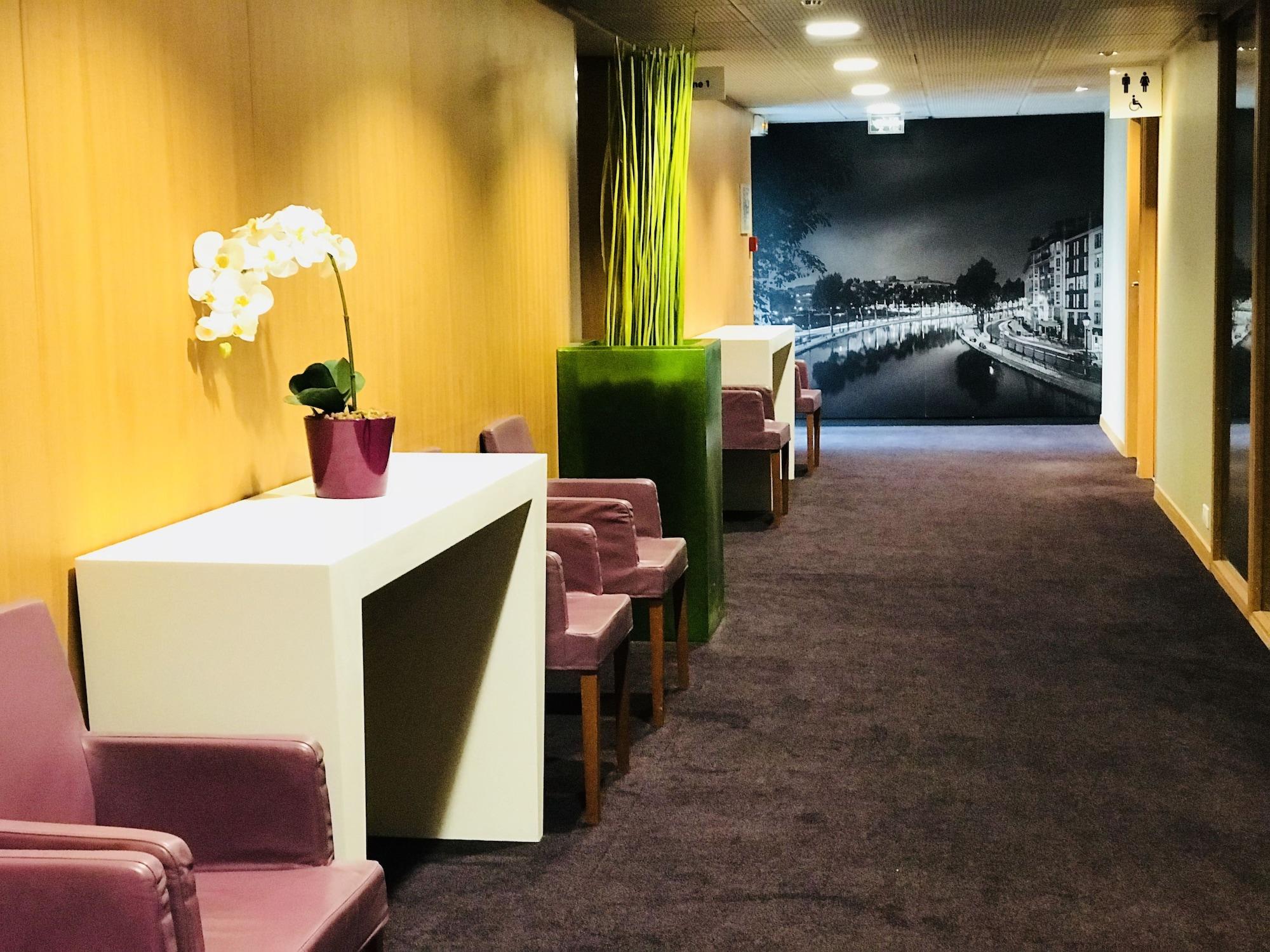 Sala de Reuniones Holiday Inn Express Paris-Canal de la Villette by IHG