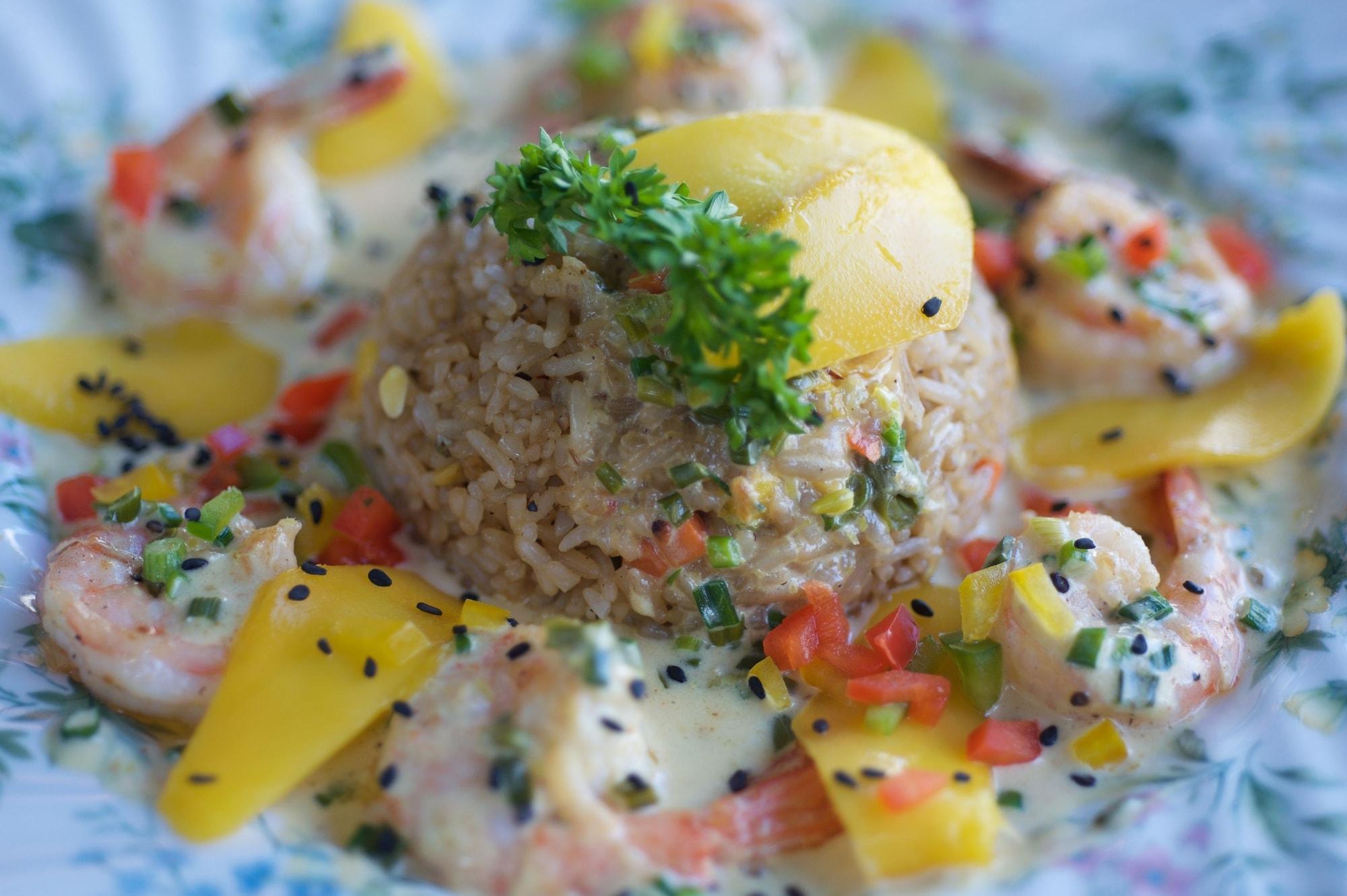 Restaurant iRoHa Garden Hotel & Resort