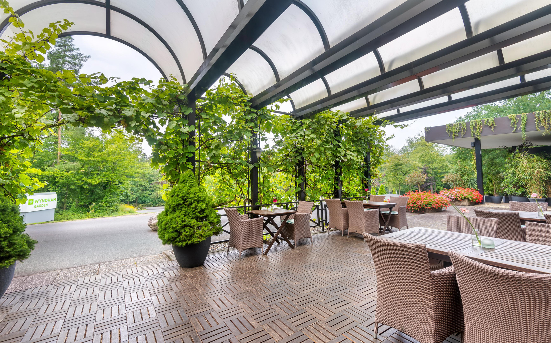 Varios Wyndham Garden Koblenz