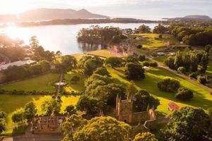 Actividad - Port Arthur and Tasman Highlights Day Tour with Harbour Cruise