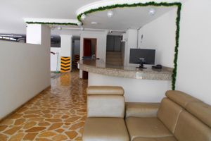 Alquiler Vacacional - Lindo Apartamento de 3 Ambientes con Estudio Parqueo Cerca a Centros Comerciales