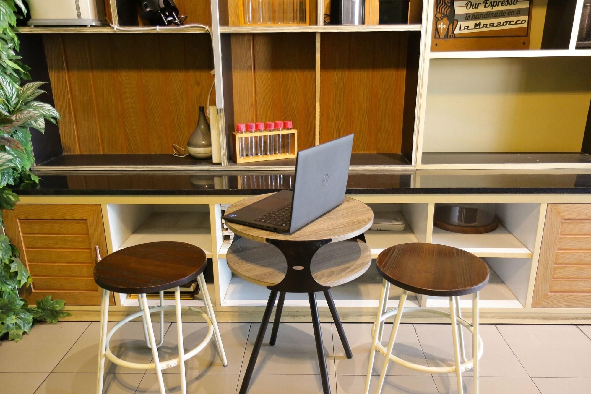 Vista Lobby OYO Life 92922 Kost Bu Mala 1 Syariah