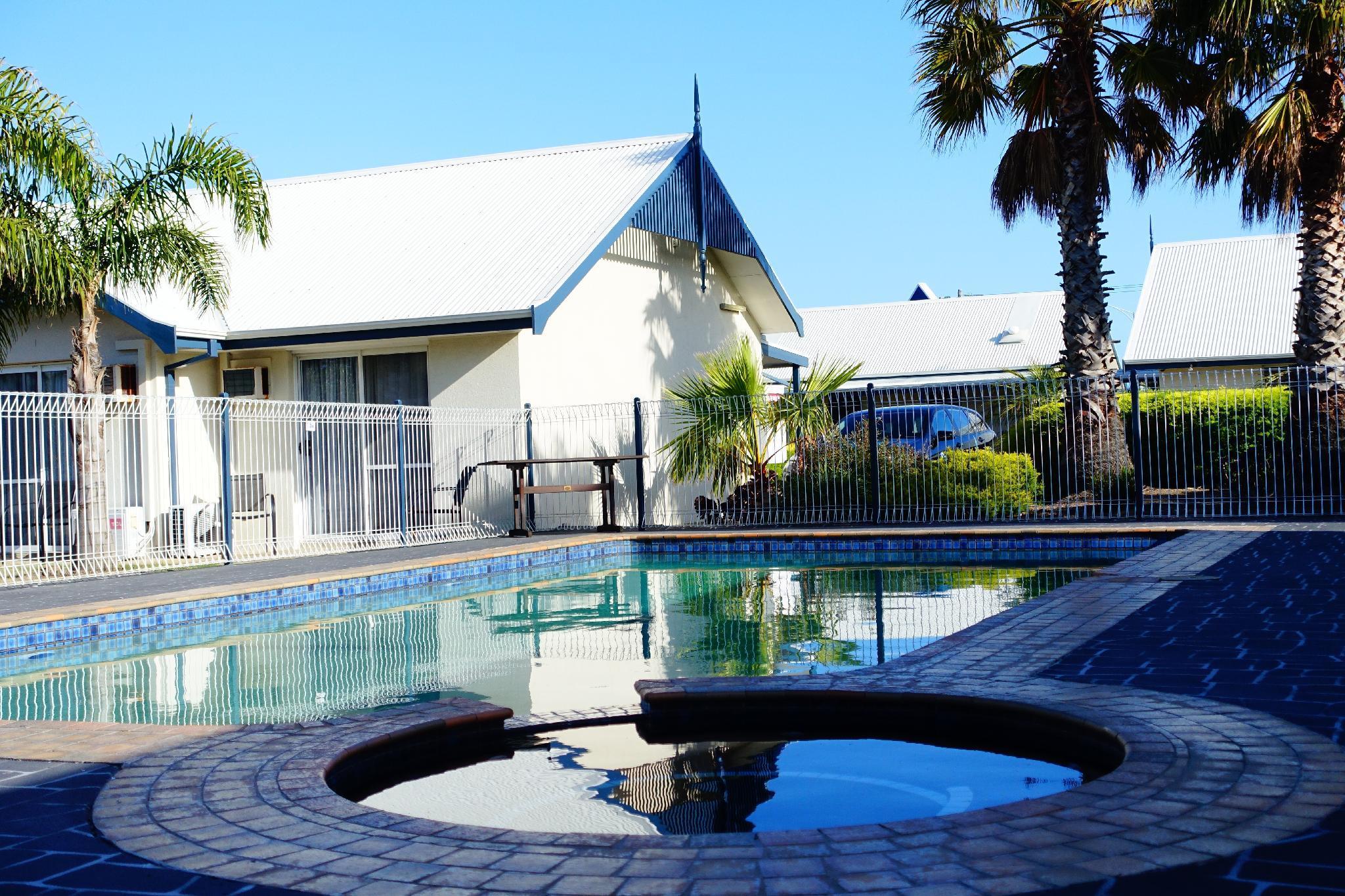 Playa Torquay Tropicana Motel