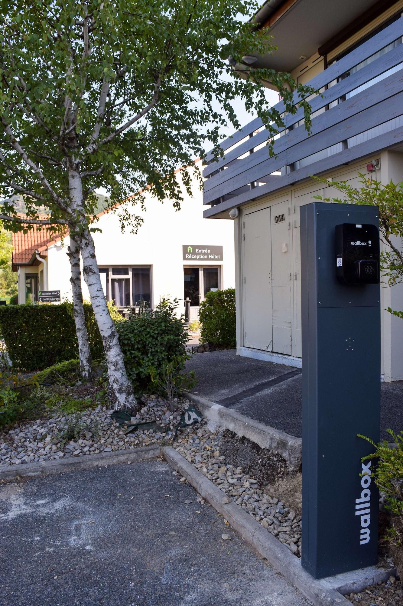 Vista Exterior Hotel Campanile Millau