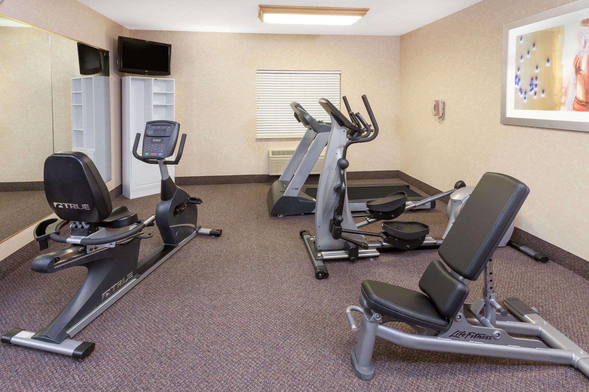 Gimnasio Baymont by Wyndham Galesburg