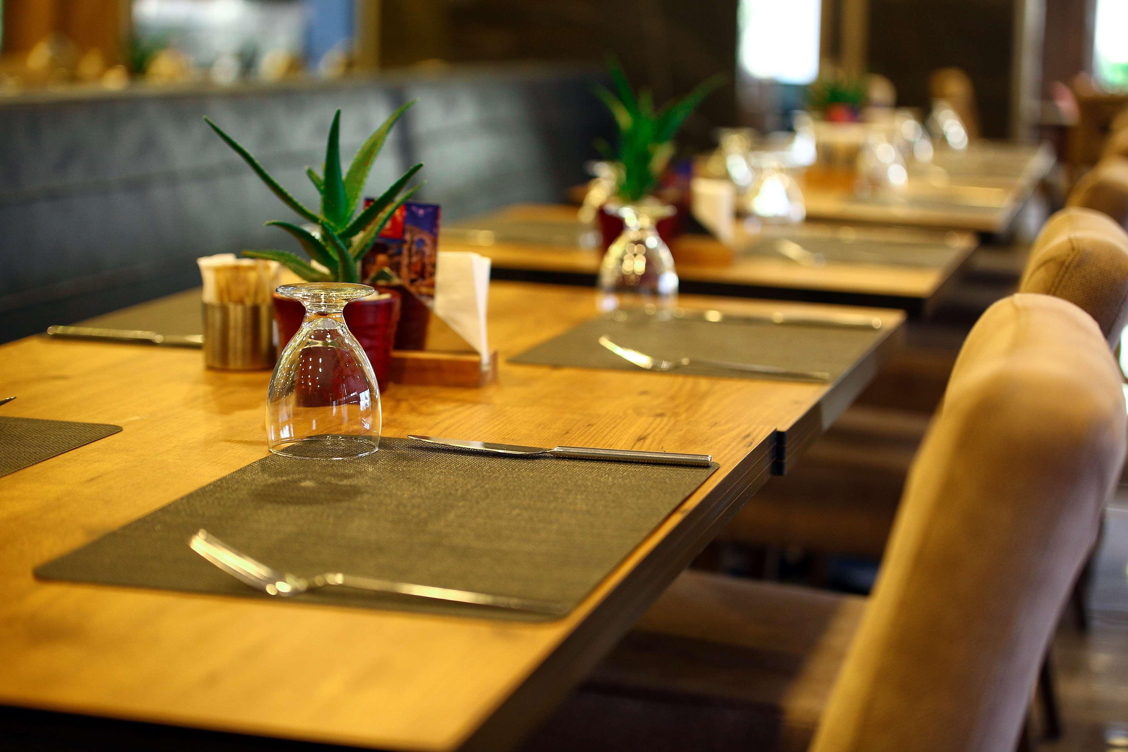 Restaurant Ramada by Wyndham Mersin