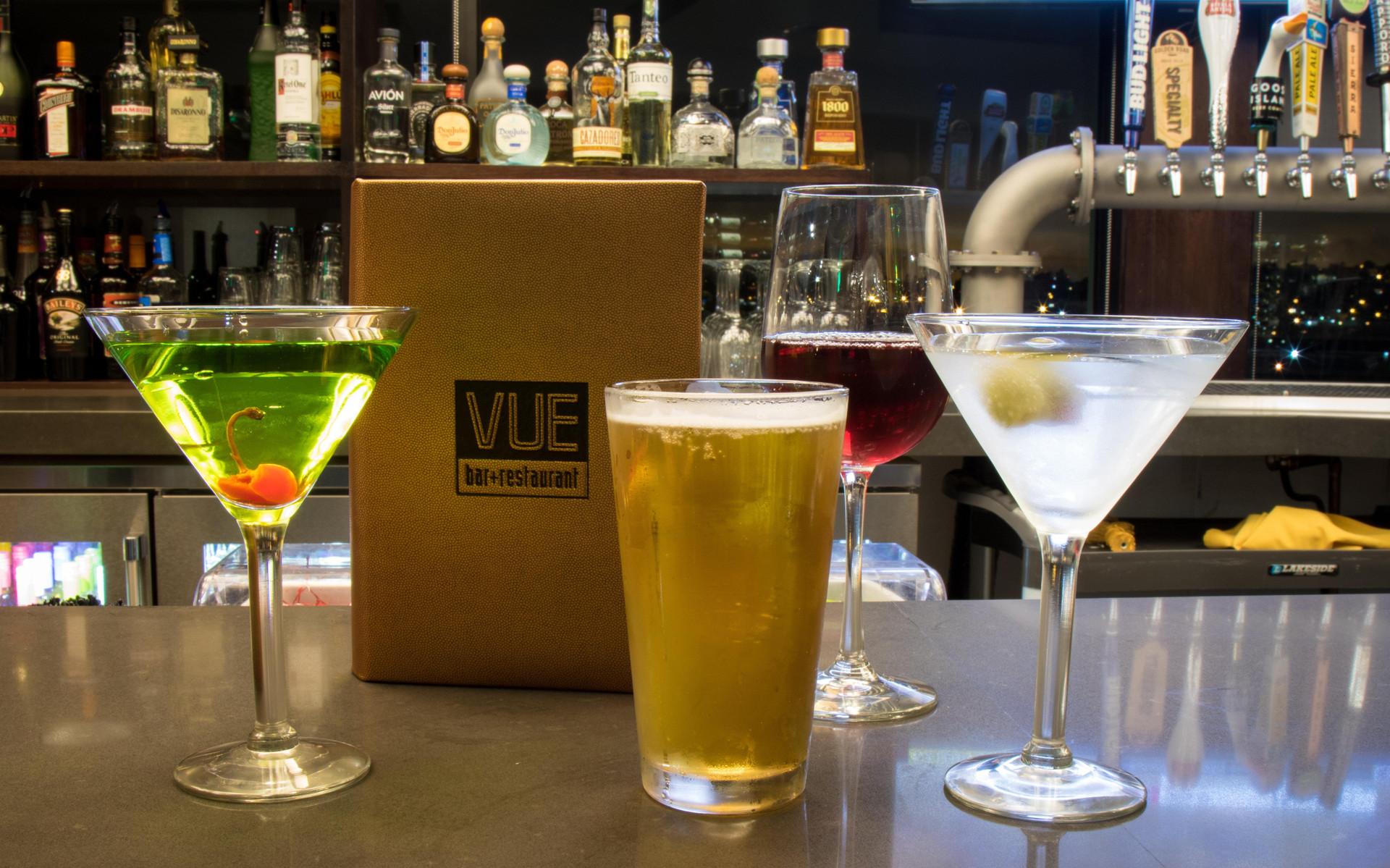 Bar/Salón Holiday Inn Long Beach Airport Hotel and Conference Center by IHG
