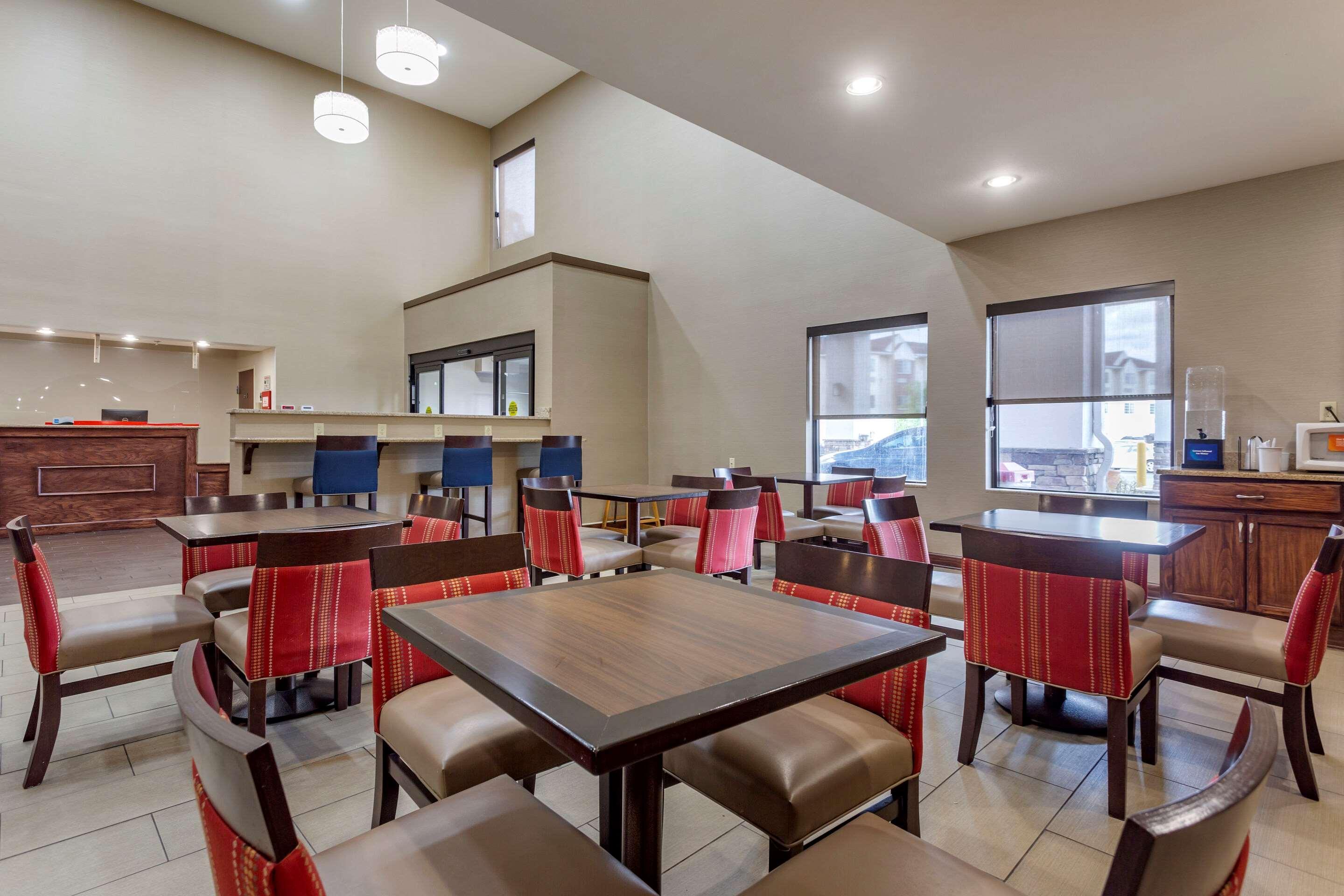 Restaurant Comfort Suites Cordova