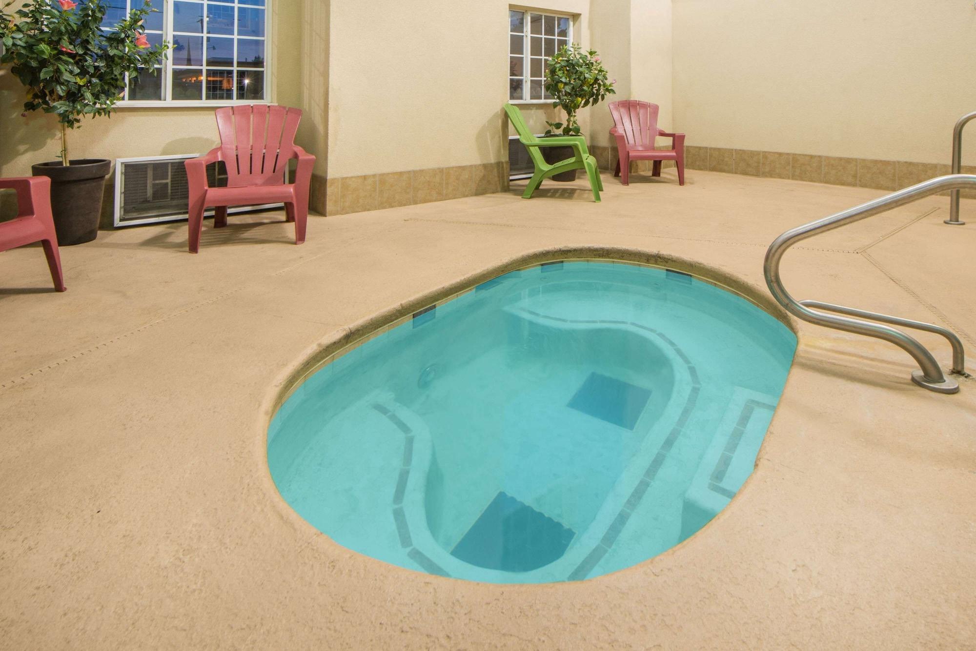 Spa Microtel Inn & Suites by Wyndham Miami