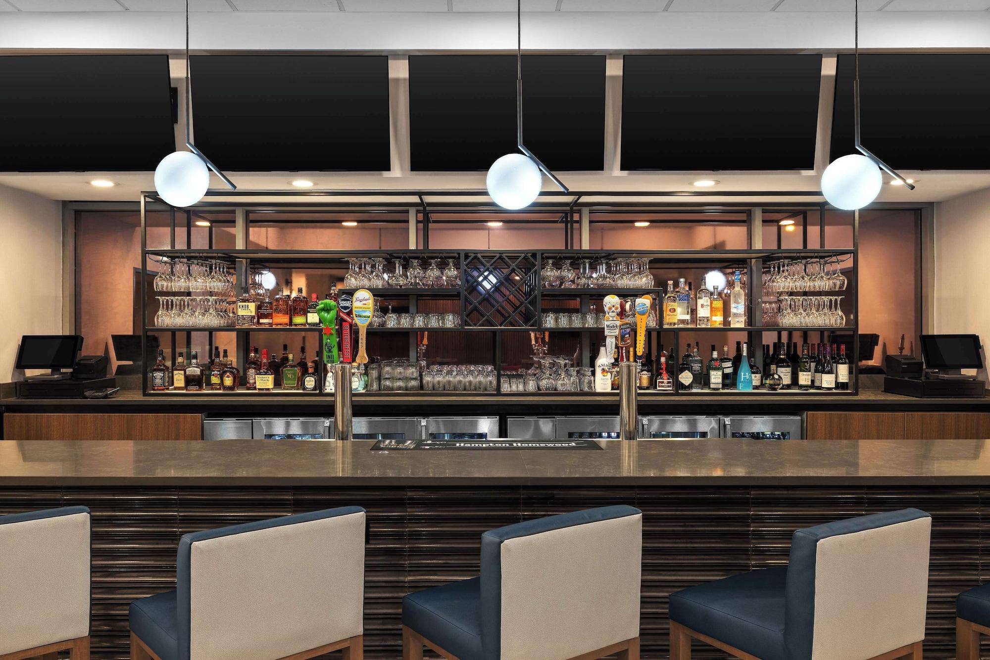Bar/Salón Homewood Suites By Hilton Downers Grove Chicago, Il