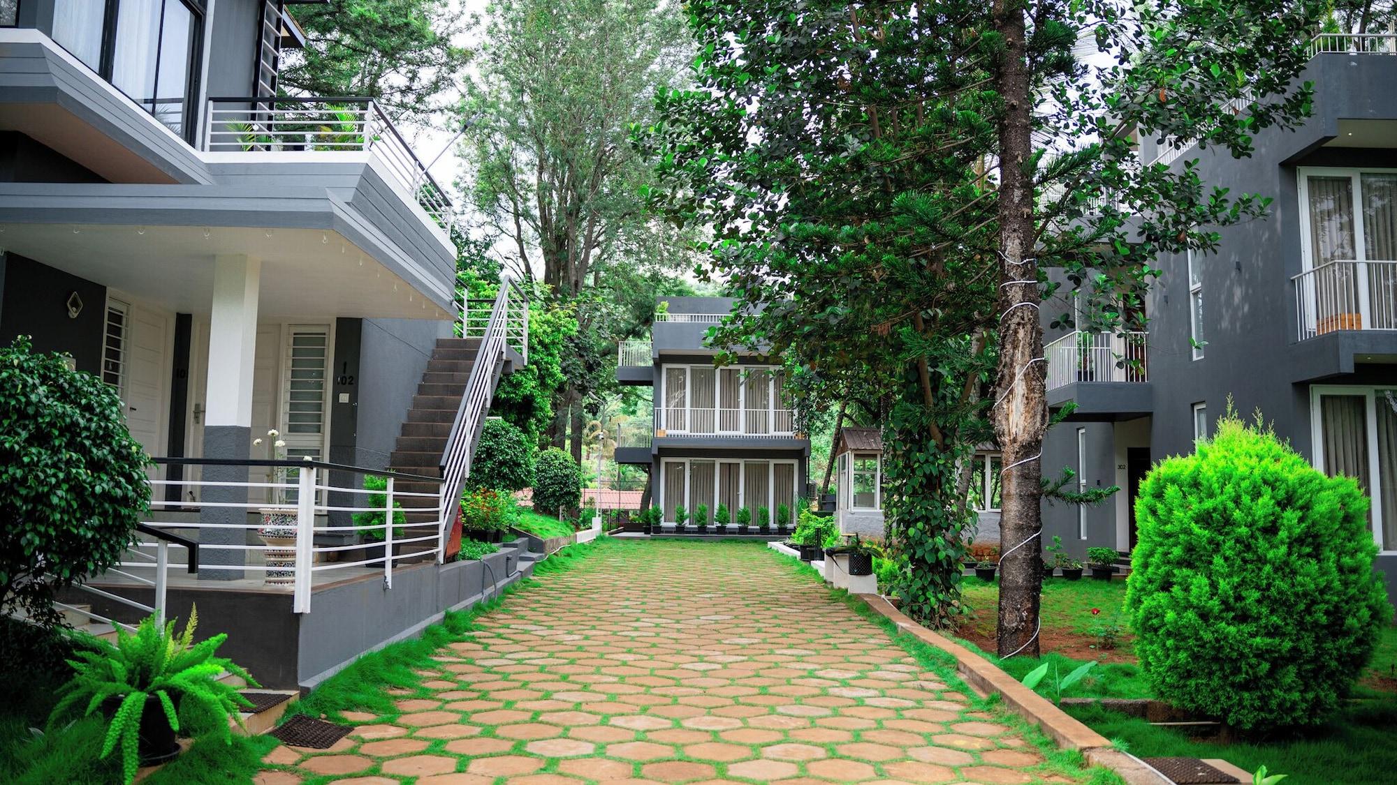 Varios Thavika Silverwood Residence Yelagiri
