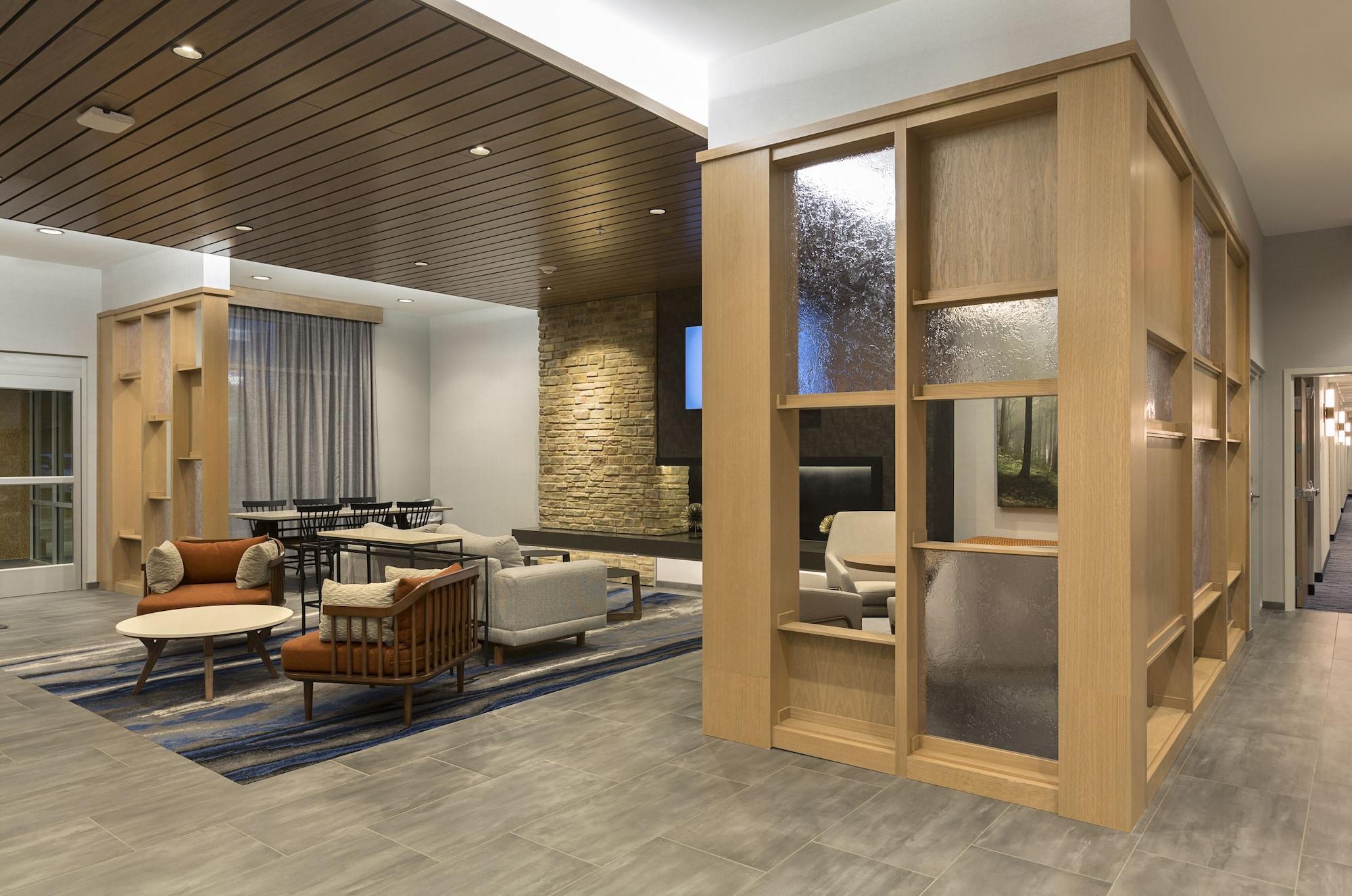 Vista Lobby Fairfield Inn & Suites by Marriott Statesville