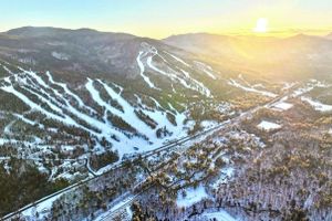 Alquiler Vacacional - Lift Haus - True Ski-In Ski-Out - Clean • Modern • Easy