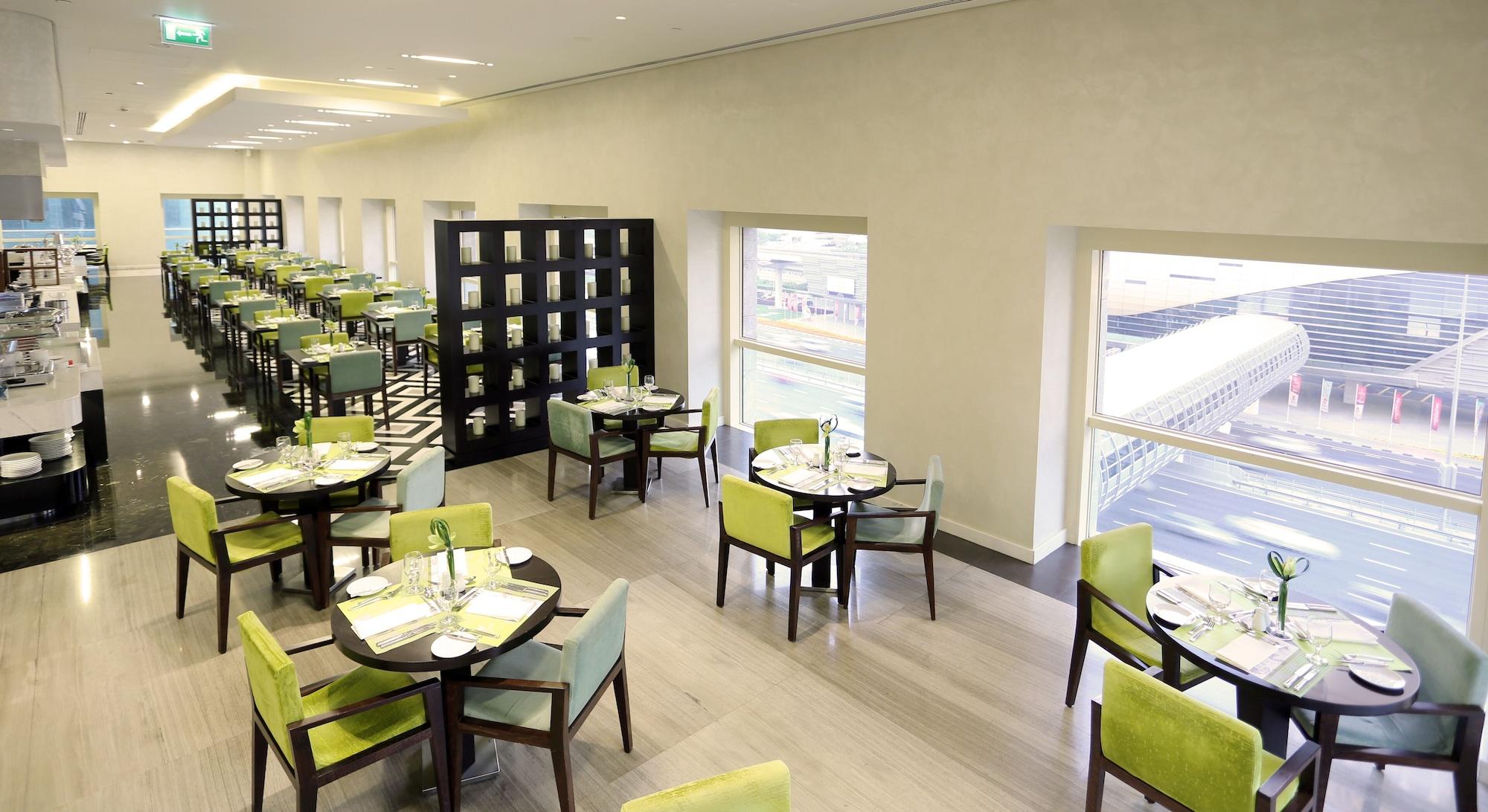 Restaurant The Tower Plaza Hotel