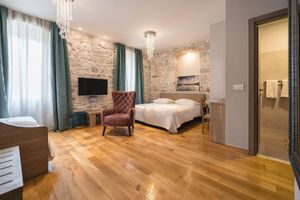 Alojamiento - Tifani Luxury Rooms 2