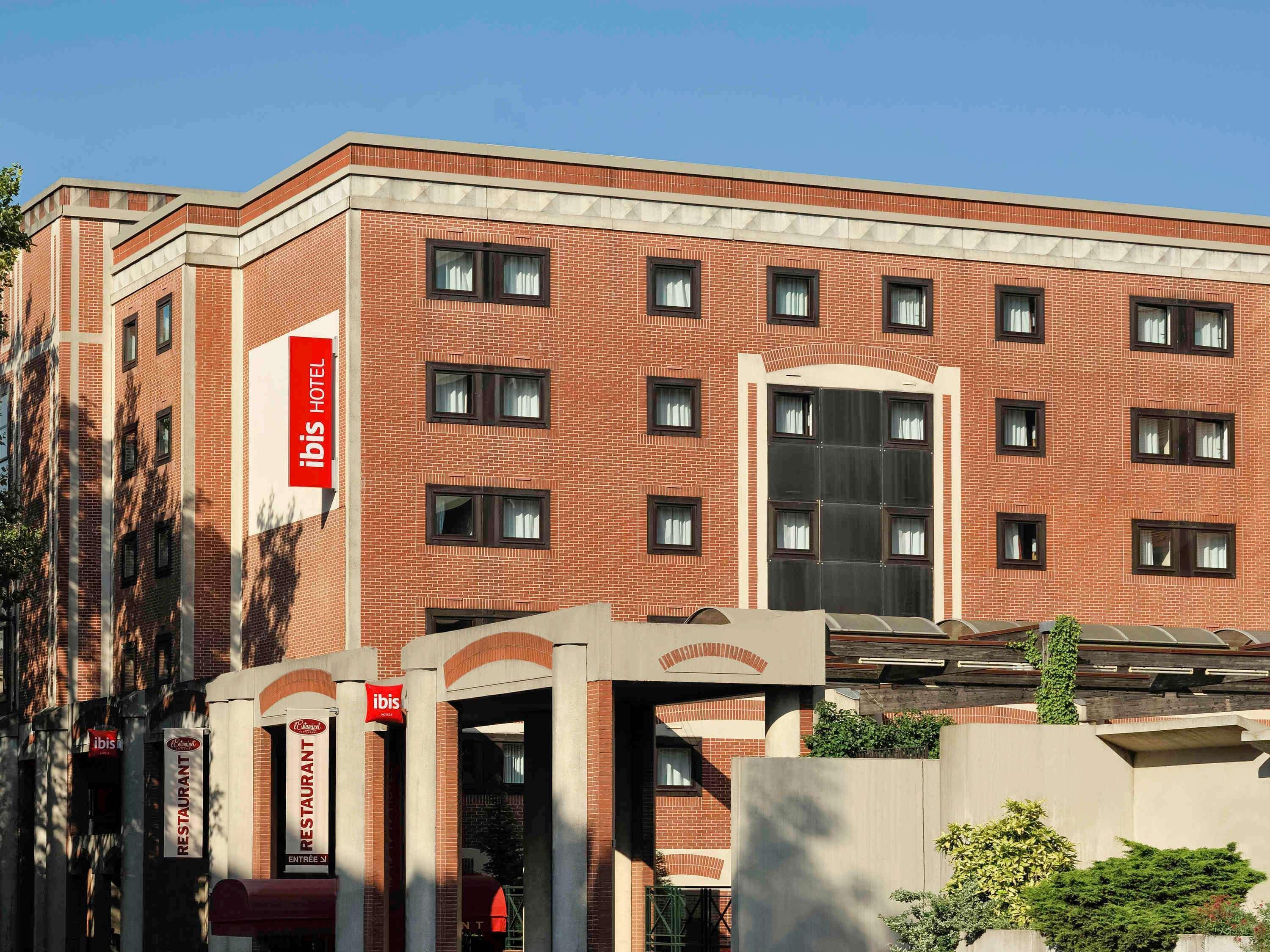 Vista Exterior Ibis Lille Centre Gares