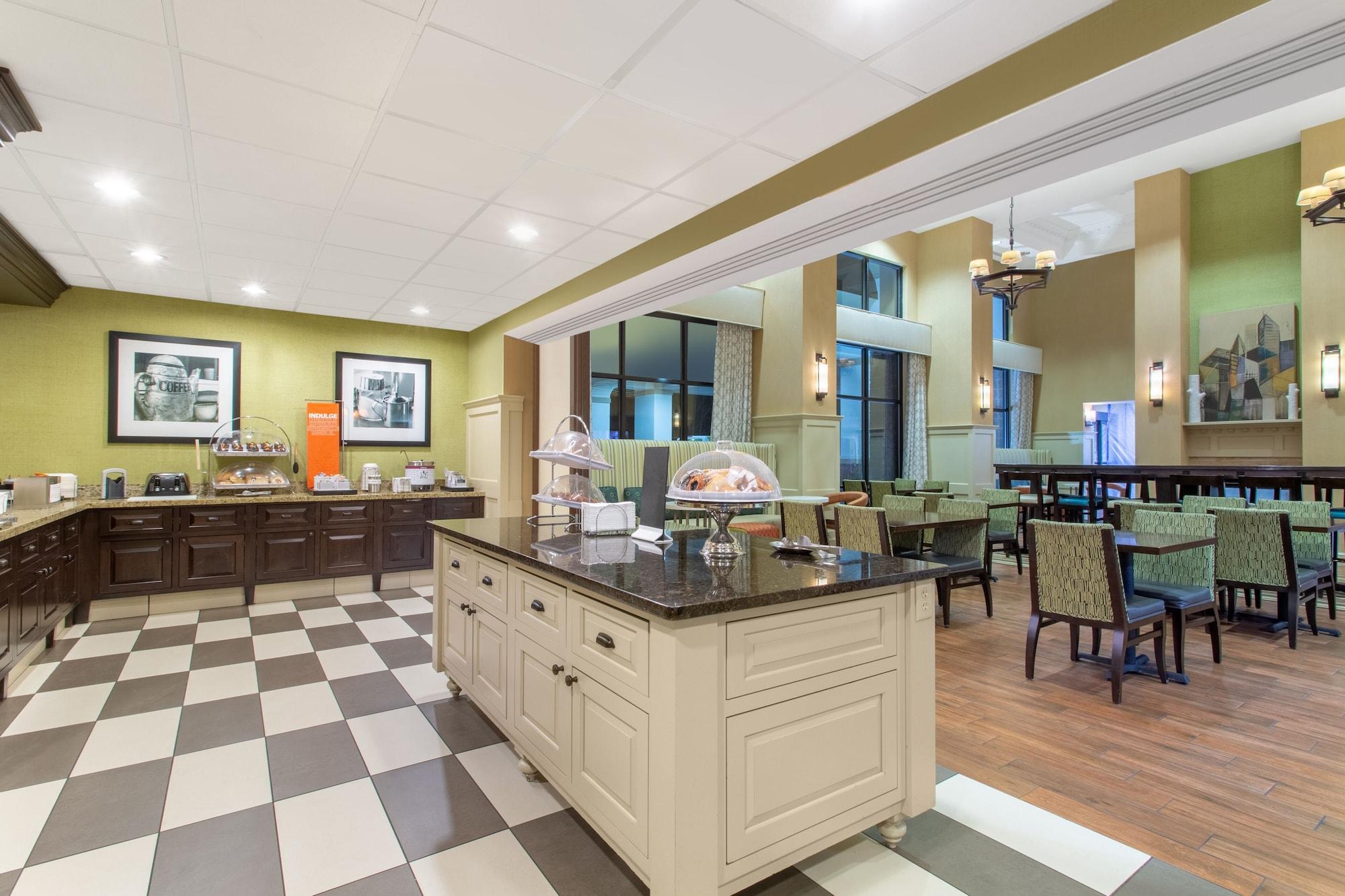 Restaurant Hampton Inn & Suites Albany Airport