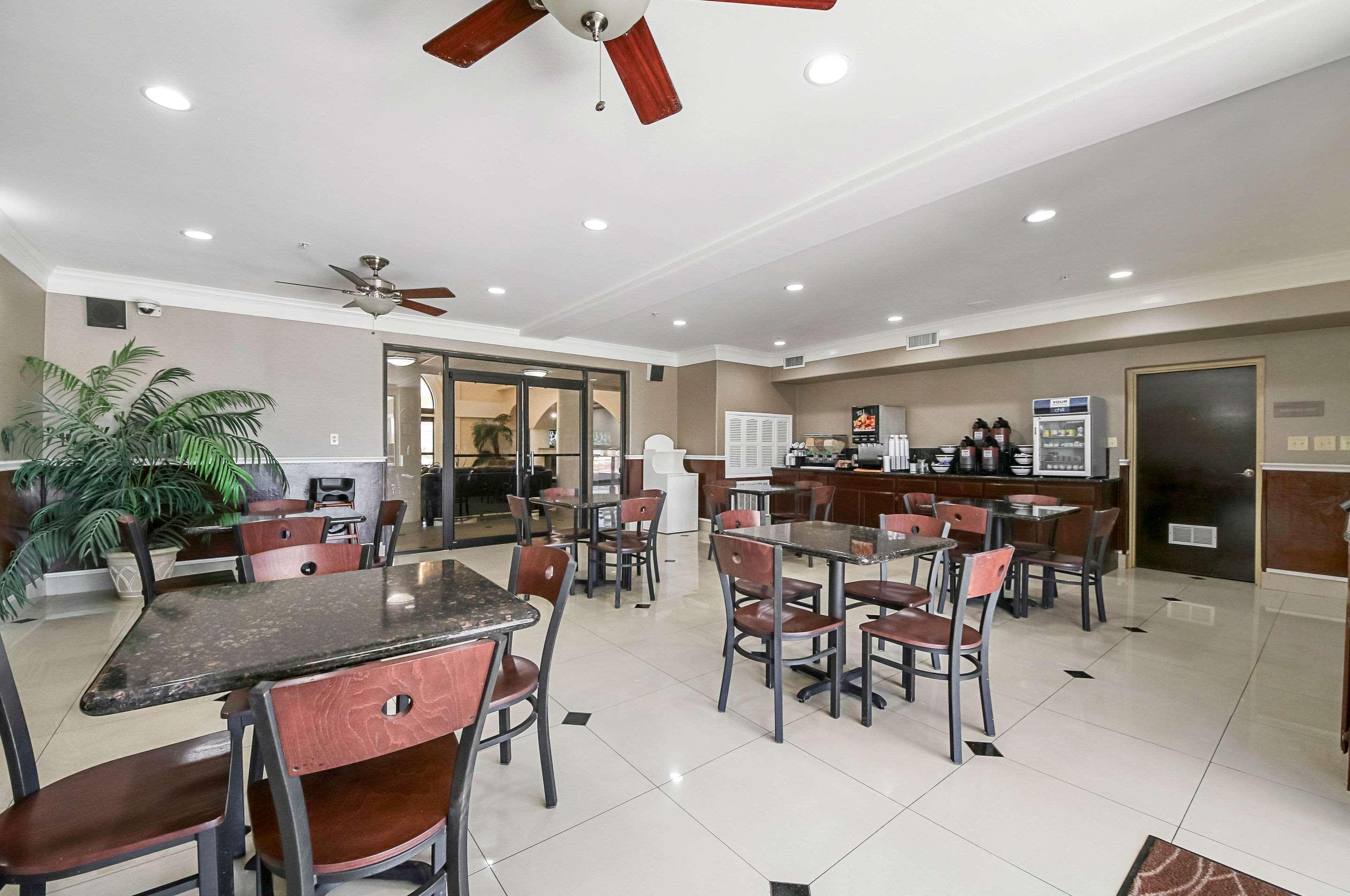 Restaurant Quality Inn Kingsville Hwy 77