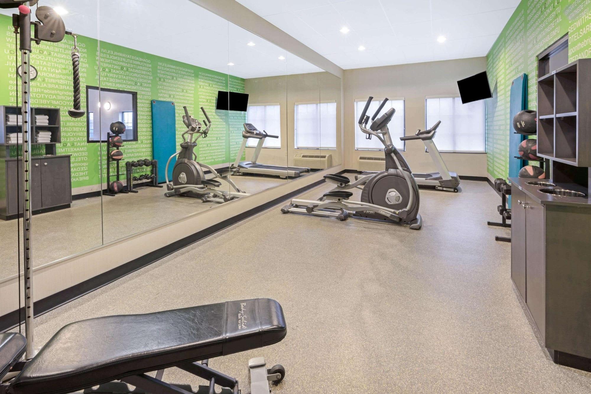 Gimnasio La Quinta Inn & Suites by Wyndham Oklahoma City -Yukon