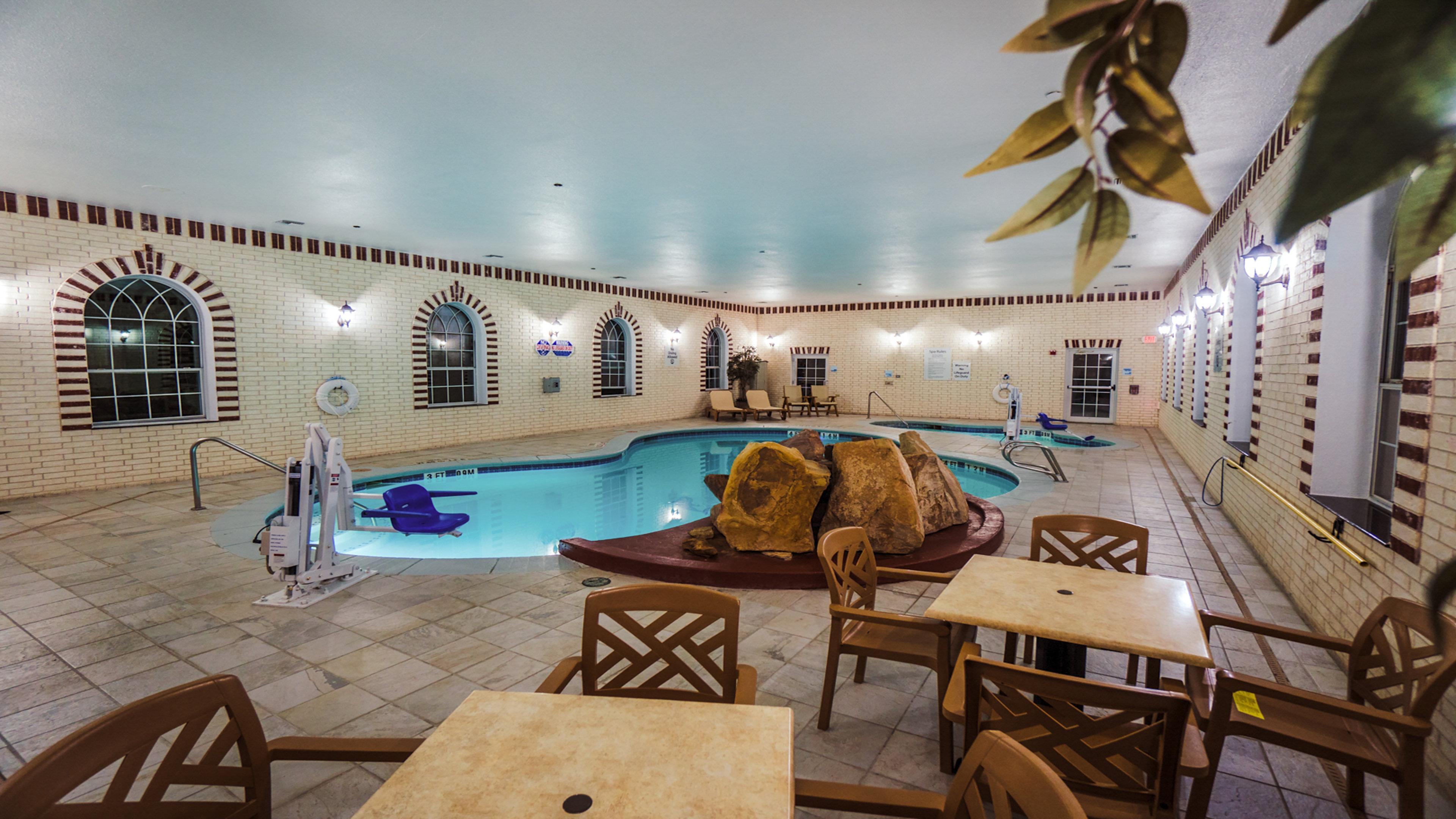 Vista Piscina Holiday Inn Express and Suites Pampa