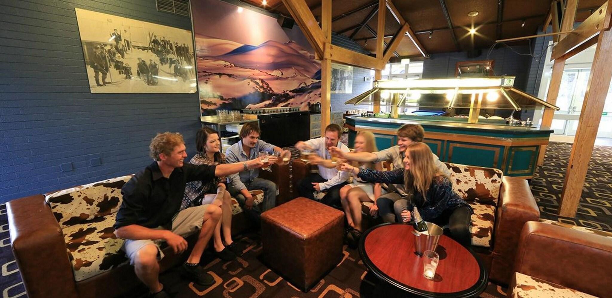 Vista Lobby Lake Jindabyne Hotel