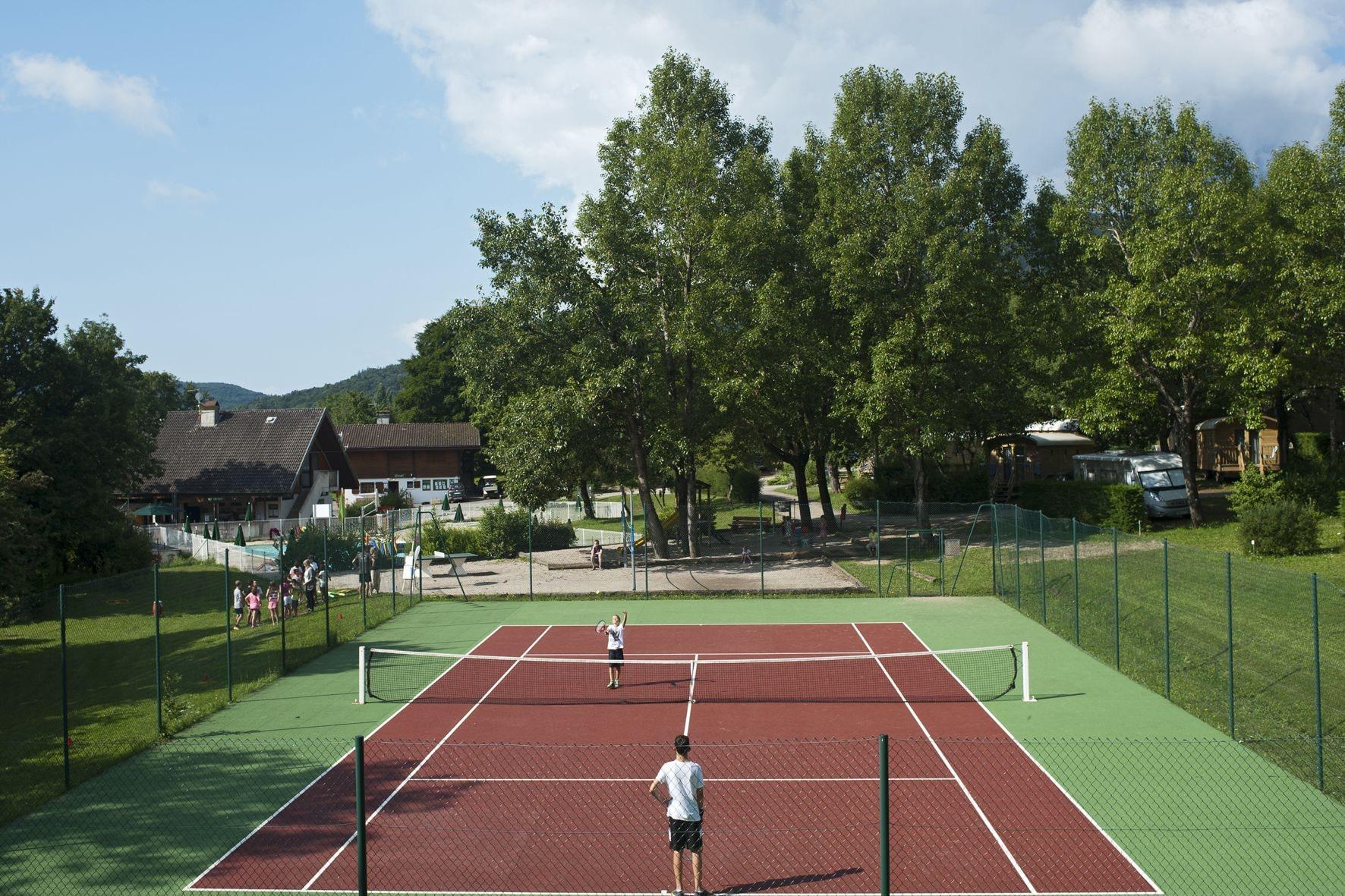 Instalaciones Recreativas Huttopia Divonne