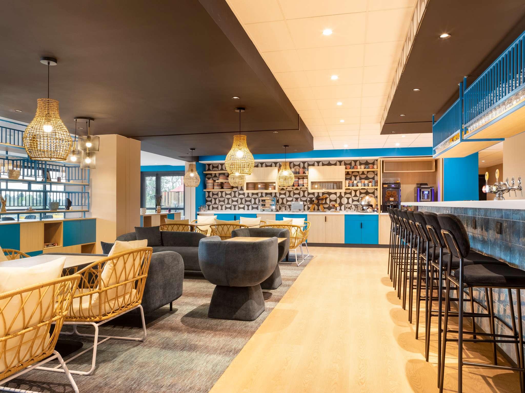 Bar/Salón Ibis Styles Miramas-Provence